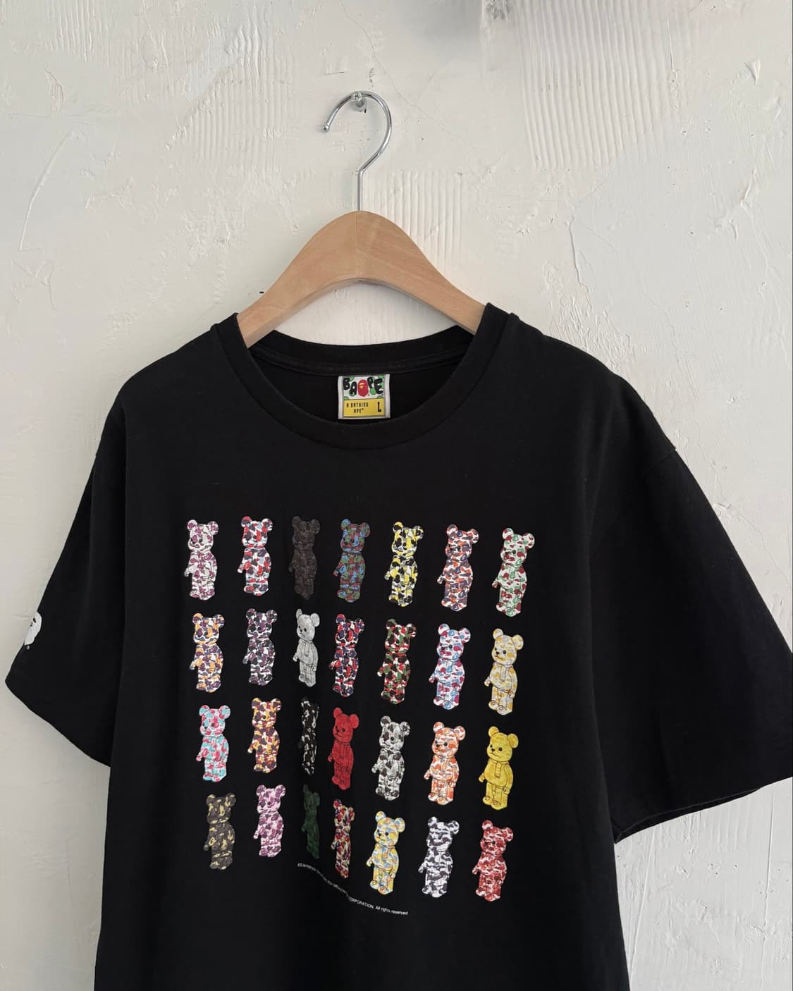 BAPE 베이프 x 메디콤 블랙 토이 카모 베어 티셔츠 상품이미지2