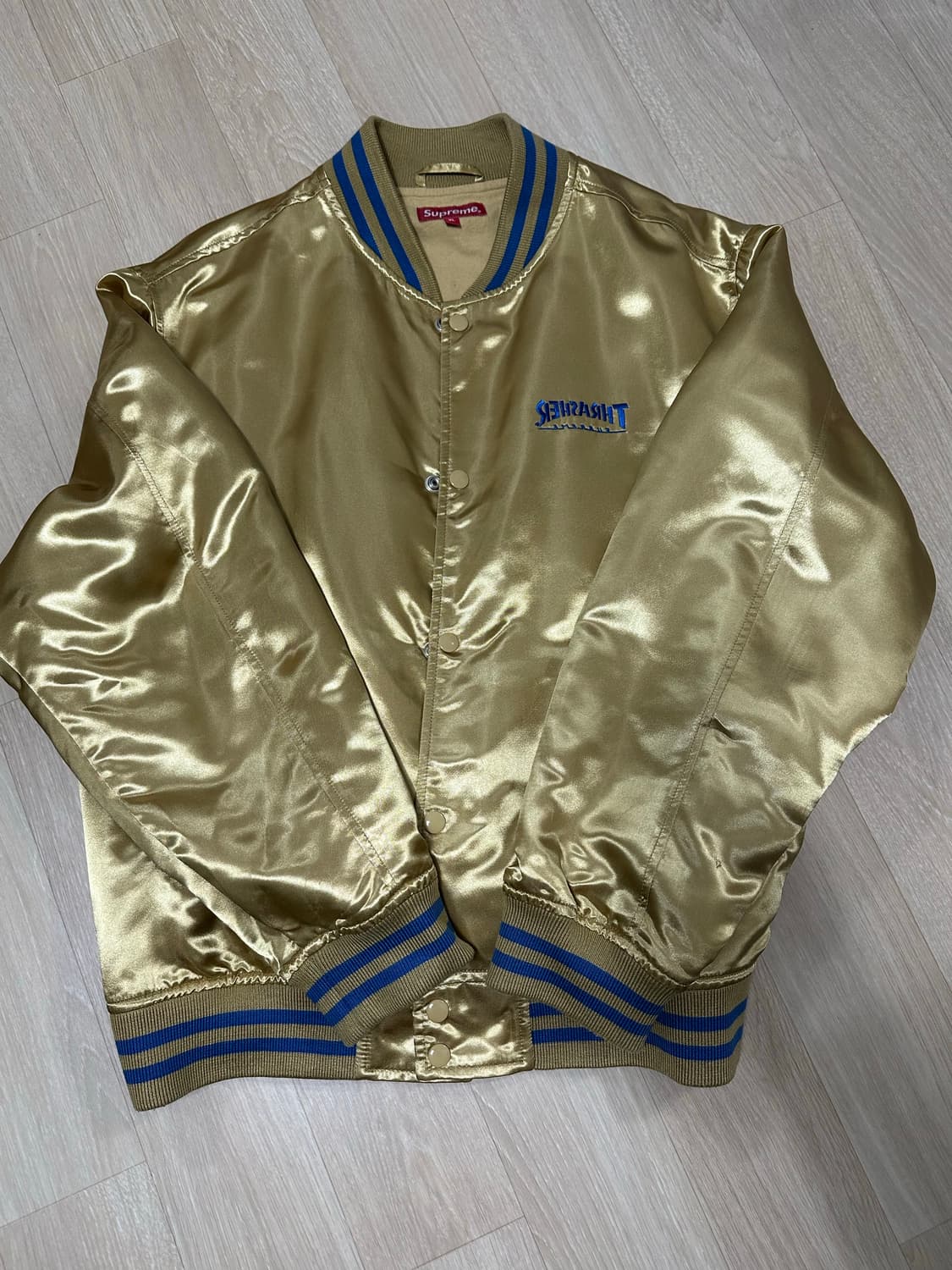 슈프림 트레셔 사틴 바시티 자켓 상품이미지2