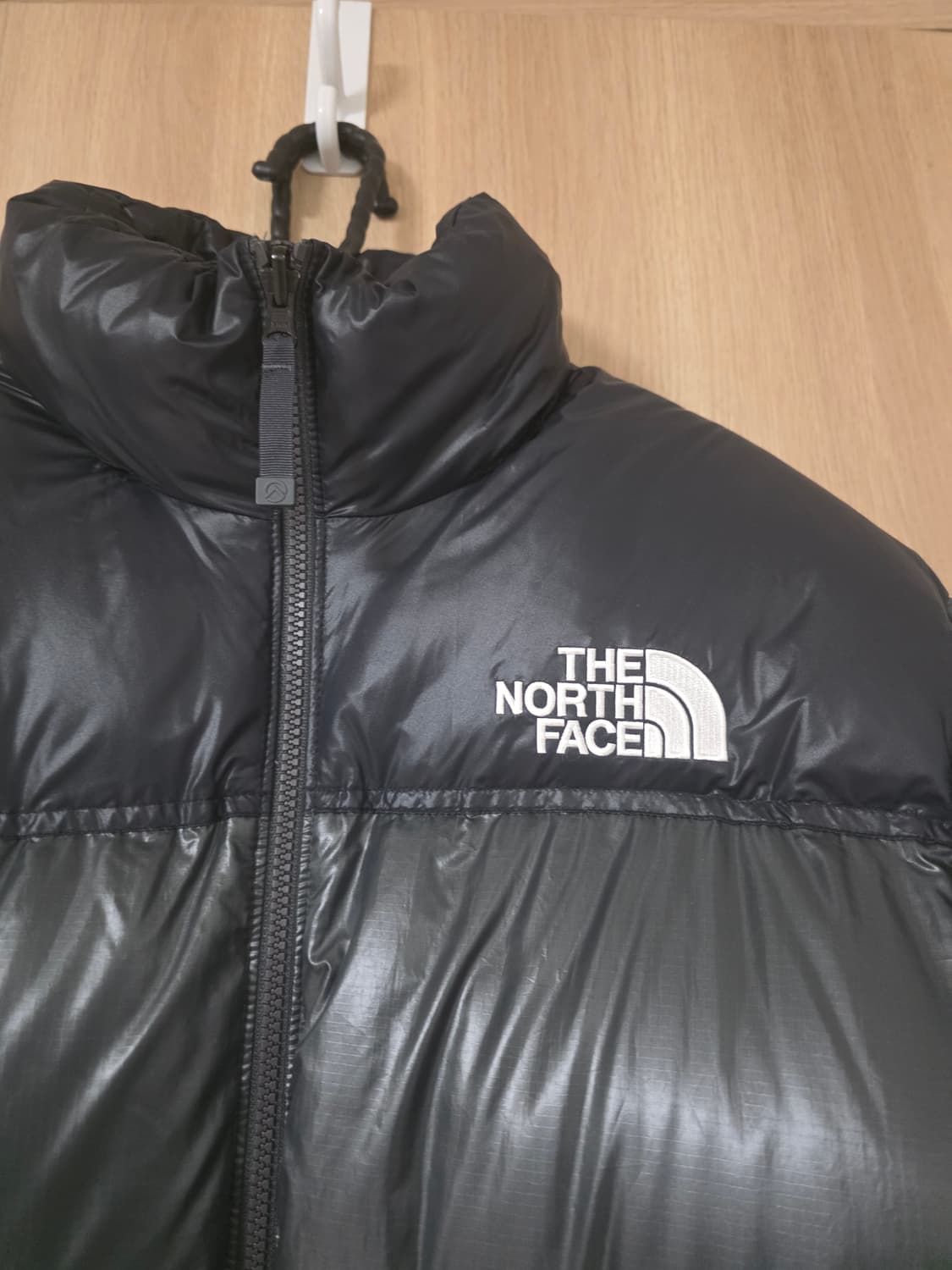 퀀텀눕시 2024 실버그레이 100(L) 팝니다. 상품이미지6