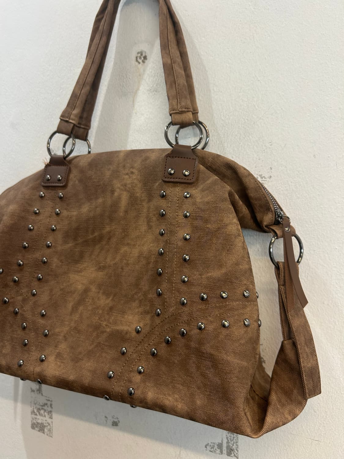 Brown Studded Washed Boston Bag 상품이미지2