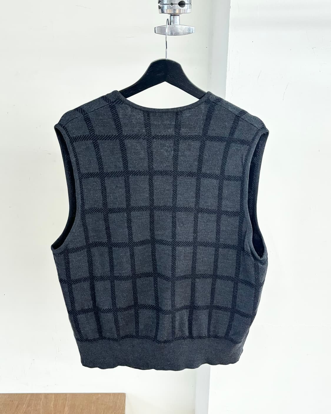 입생로랑 차콜 그레이 체크 패턴 울 니트 베스트 상품이미지6