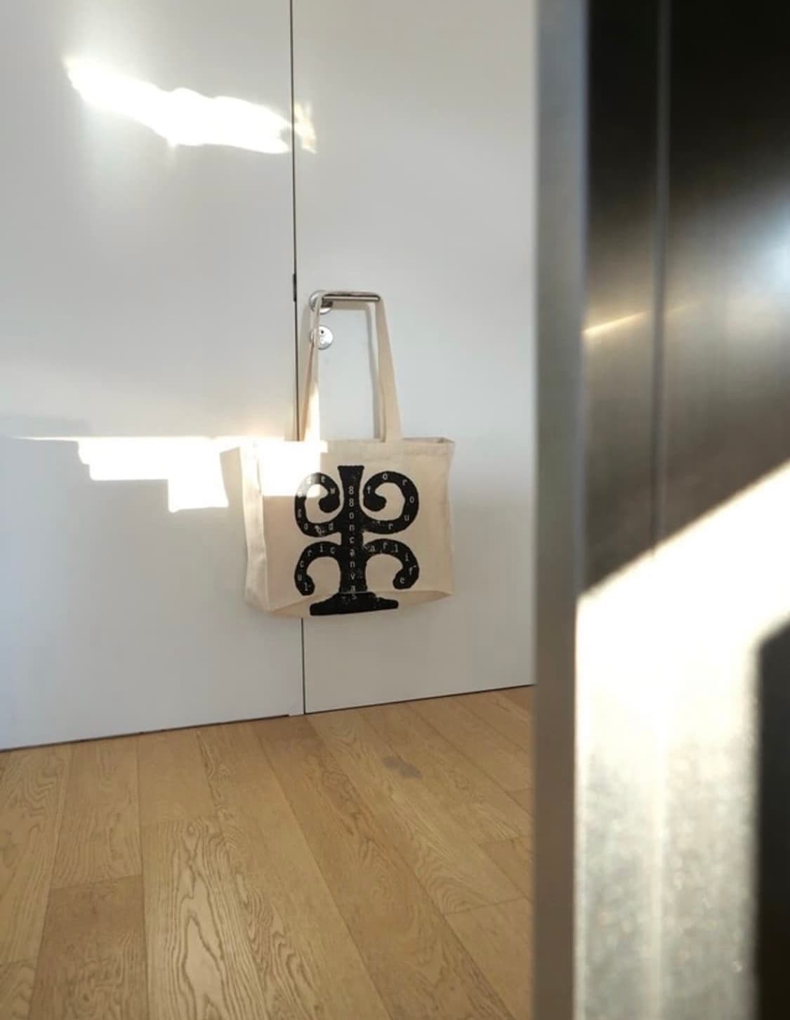 88oncanvas 에코백 상품이미지1