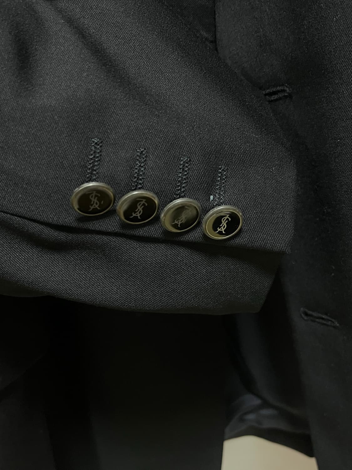 입생로랑 블레이저 3버튼 블랙 상품이미지4