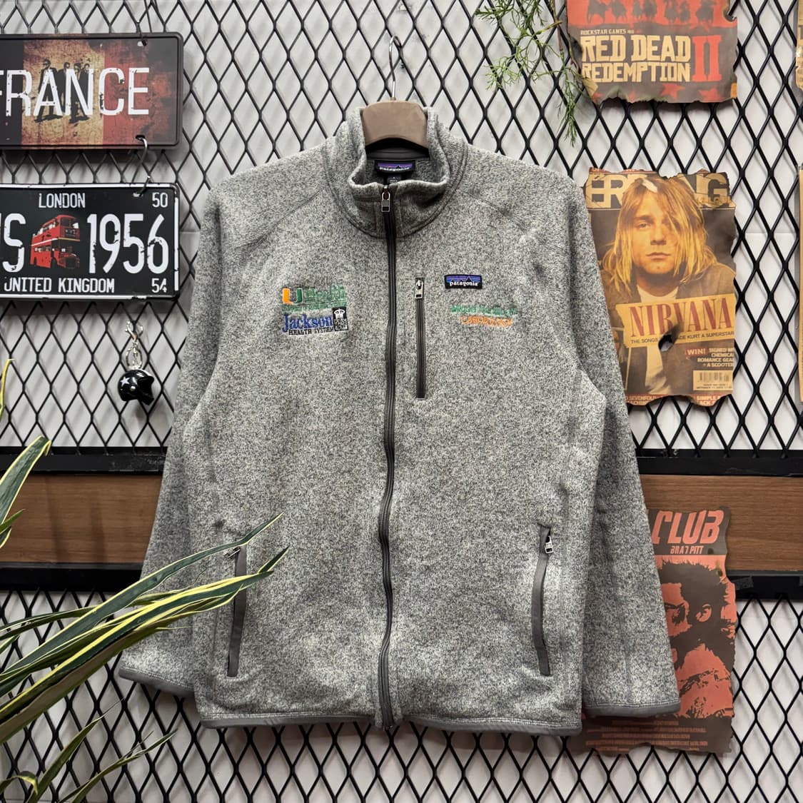 파타고니아 베터 스웨터 집업 전면 로고플레이 포인트 그레이 상품이미지1