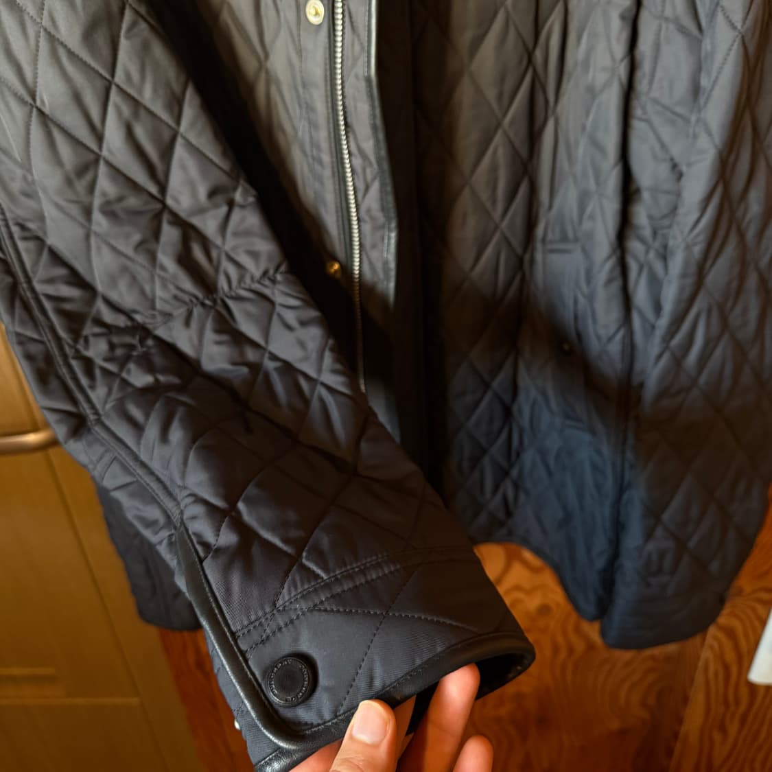 버버리 리건 퀼팅 자켓 판매 합니다.  상품이미지8