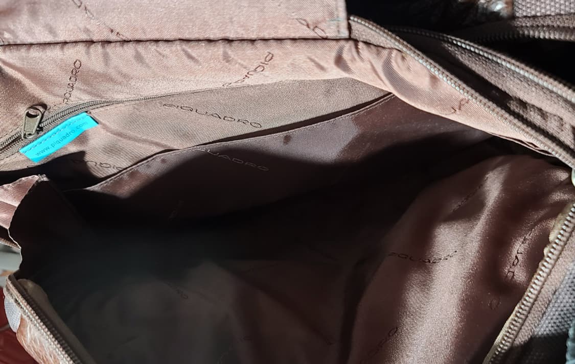 피콰드로(piquadro) 가죽크로스백. 다용도백 상품이미지7