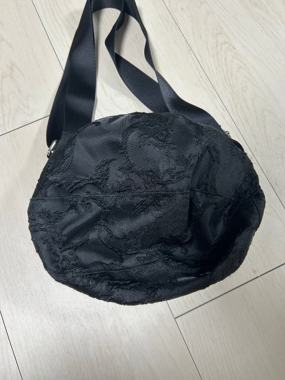 콜로신스 자카드 펌킨백 블랙 상품이미지1