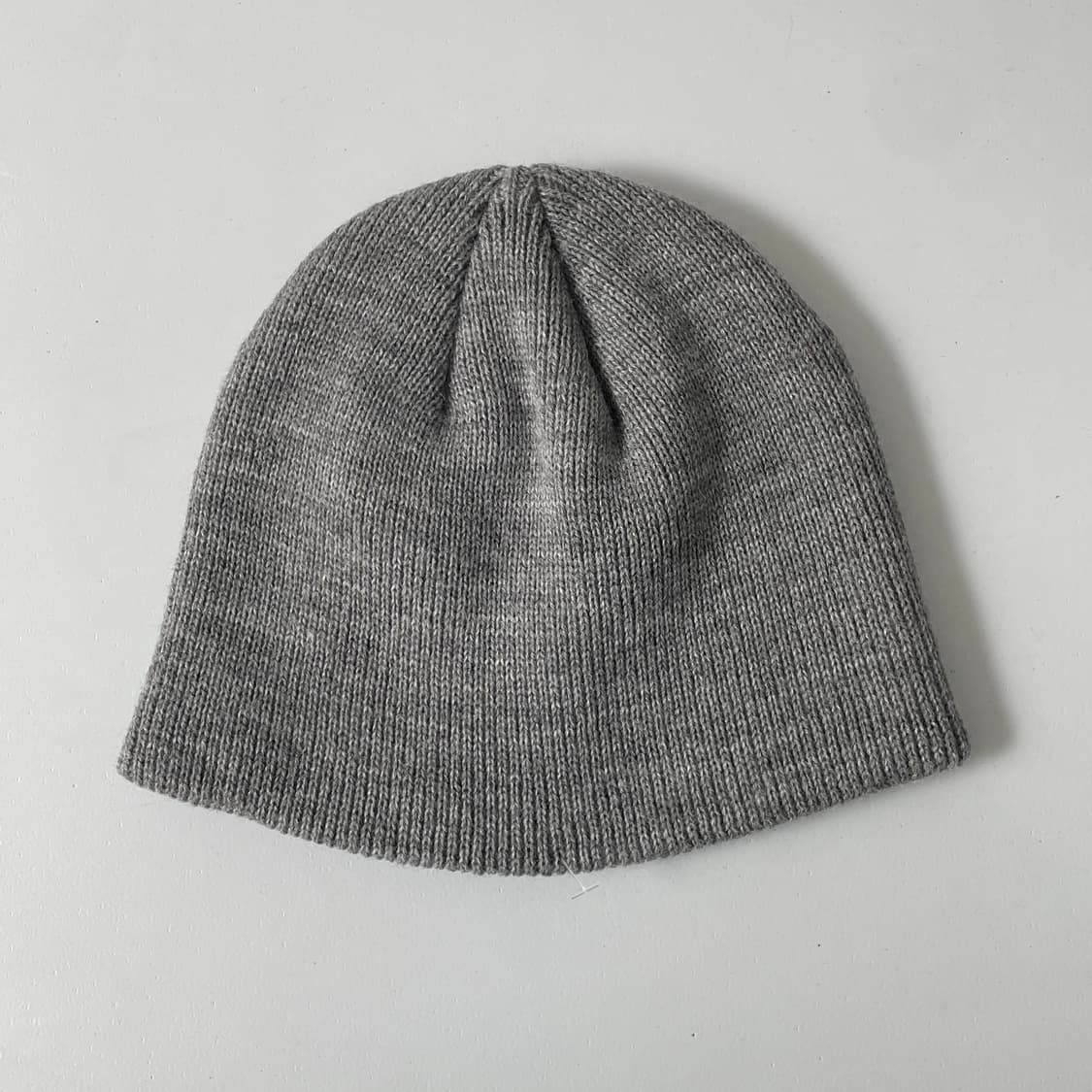 [새상품] button point gray beanie y2k 상품이미지2