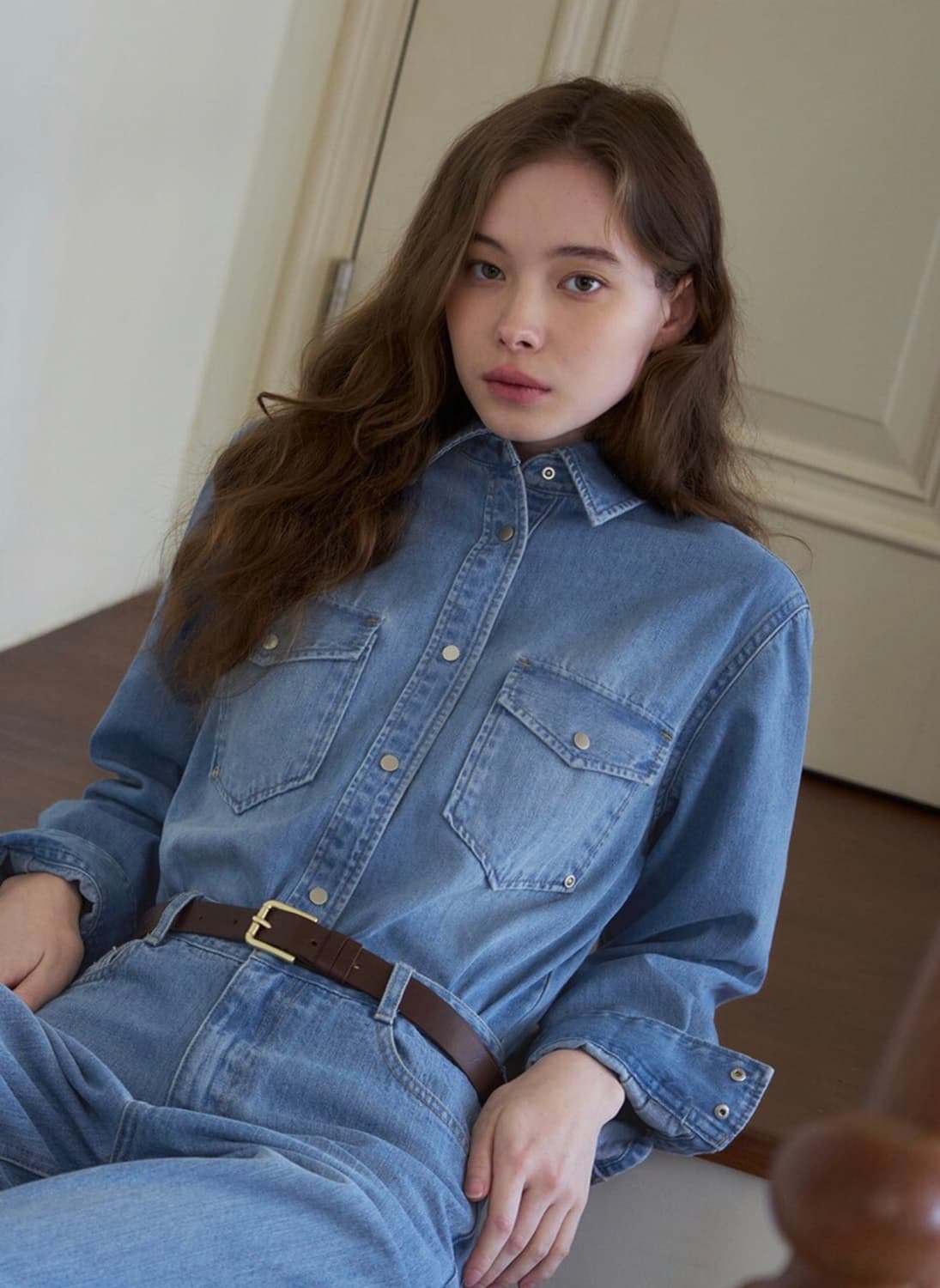 드로우핏 우먼 슬림 라인 포켓 데님 셔츠 라이트 블루 M 새상품 상품이미지1