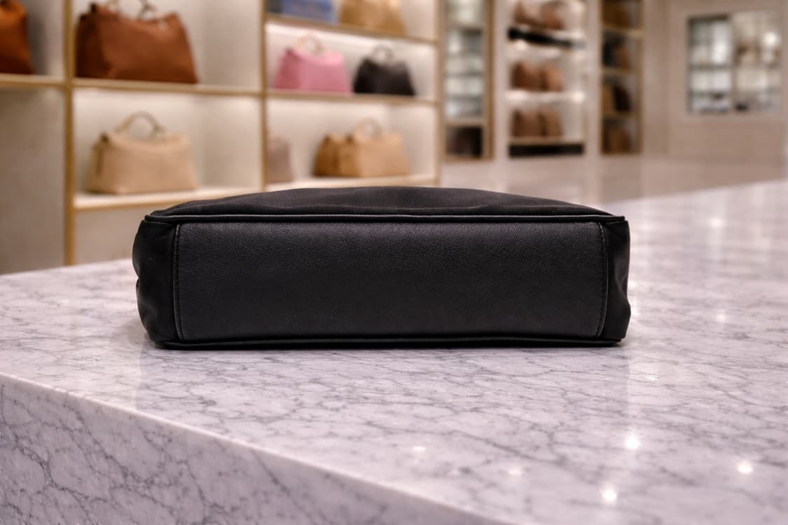 [S급] 프라다 포코노 나일론 토트백 판매합니다!!! 상품이미지2