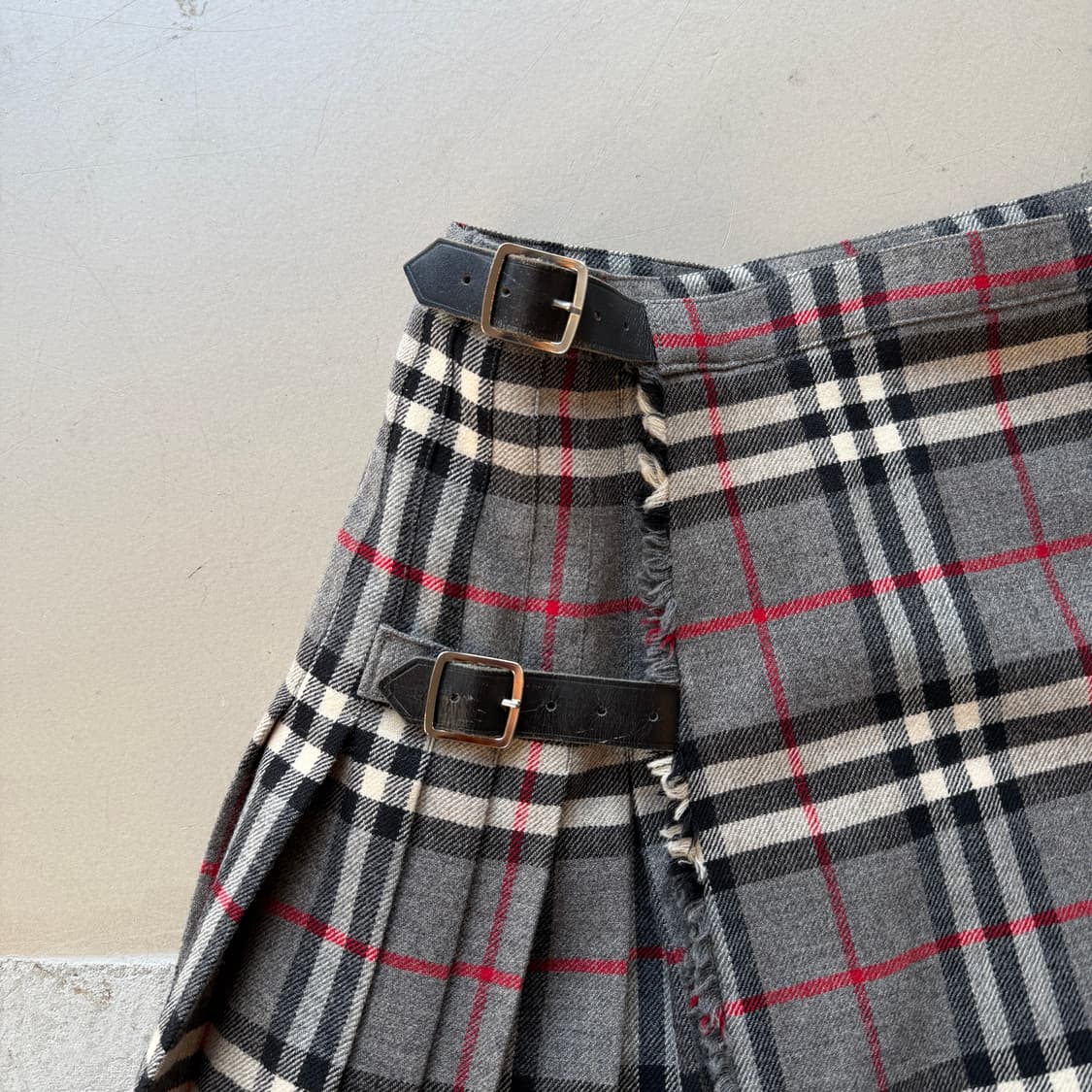 버버리 레더 벨트 노바체크 울 스커트 상품이미지3