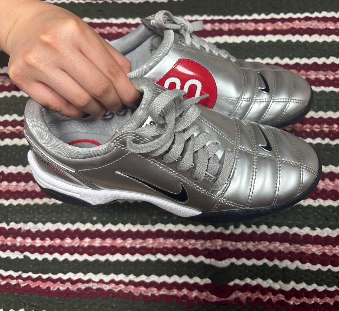 나이키 토탈90 실버 235 팝니다! 상품이미지1