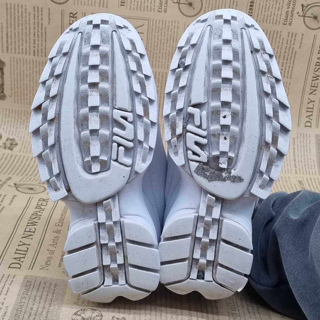 휠라 디스럽터2 여성운동화235 상품이미지3