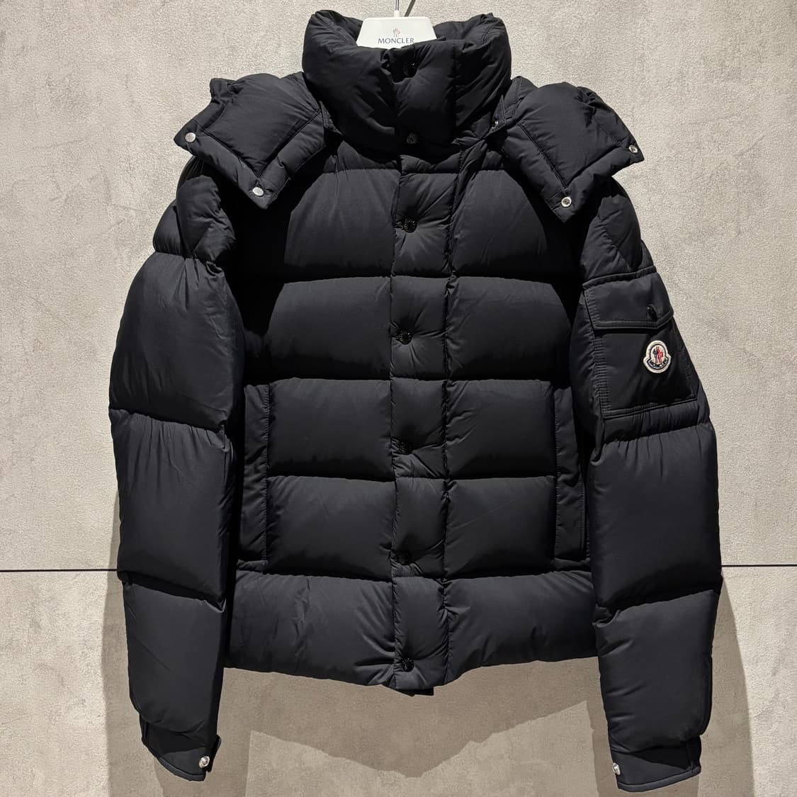 몽클레어 베제르 숏패딩 상품이미지1