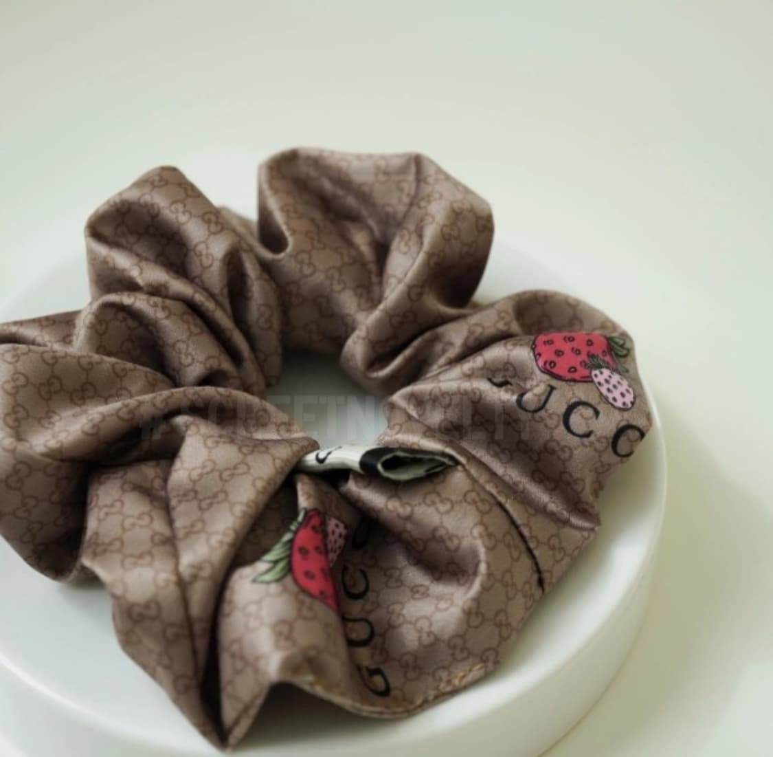 구찌 스트로베리 빈티지 헤어슈슈 상품이미지2