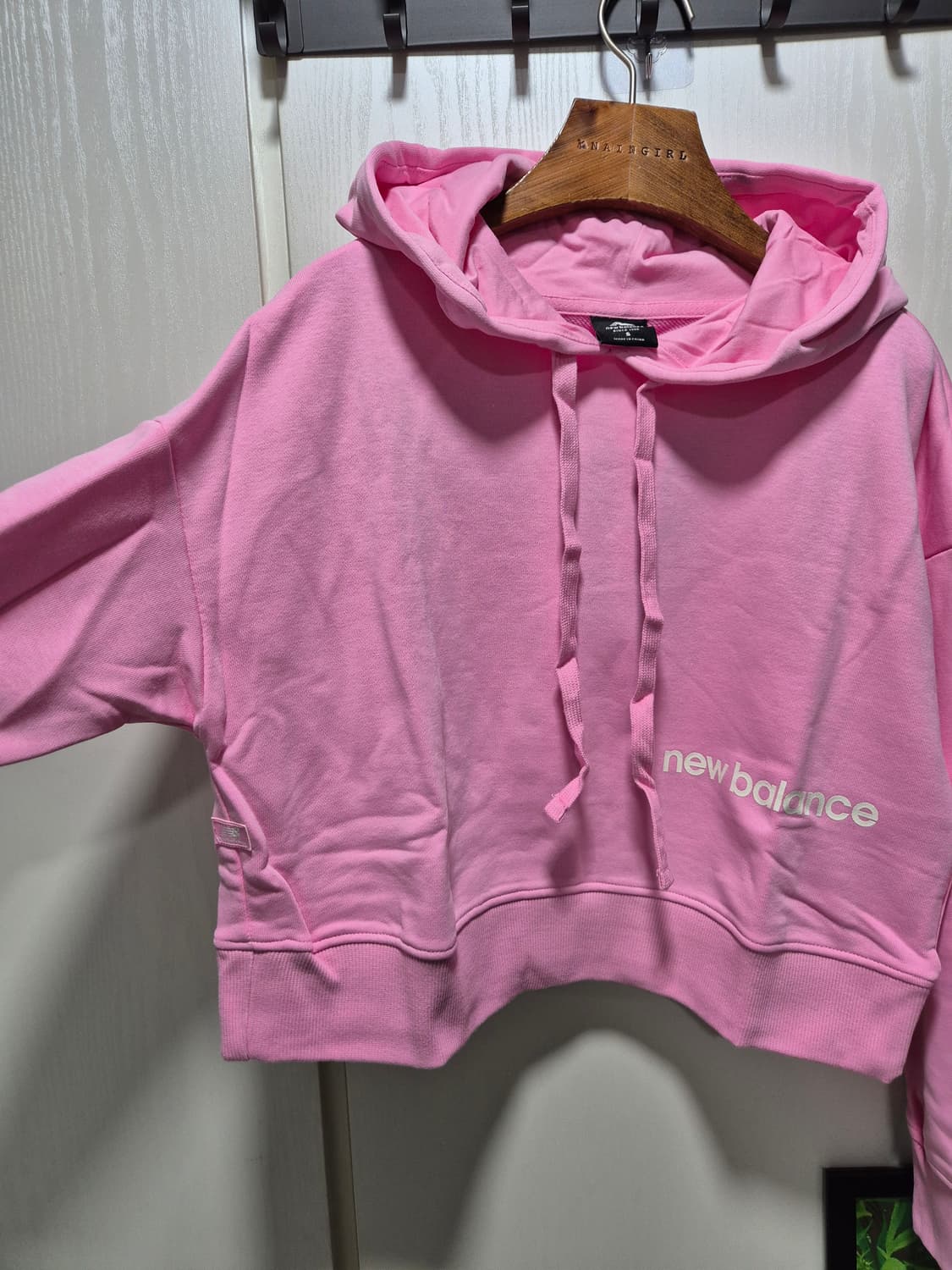 뉴발란스 핑크 크롭 후드티.새상품 상품이미지6