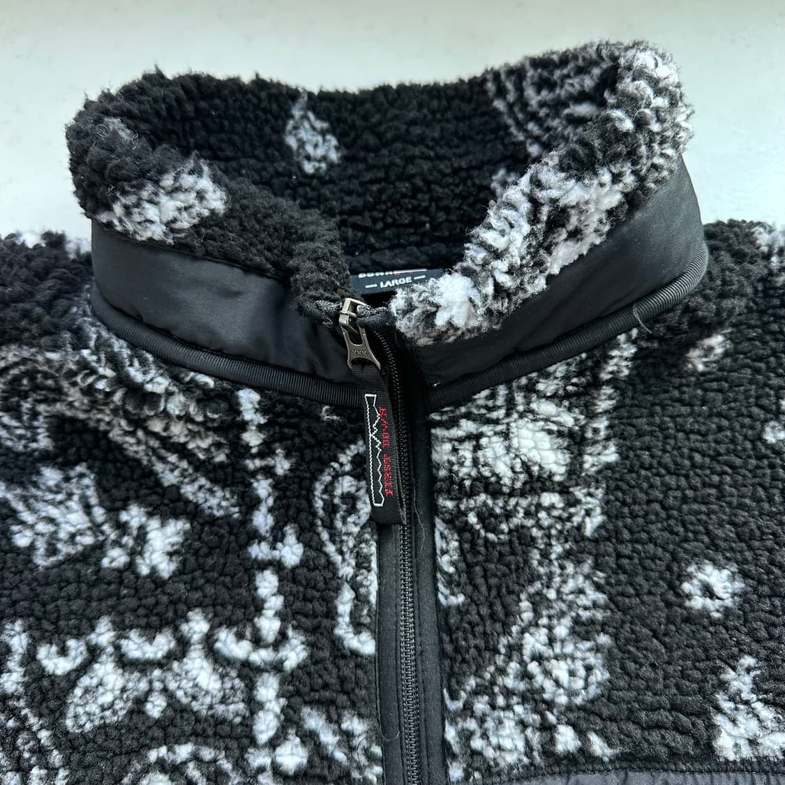 퍼스트다운 리버서블 반다나 후리스 상품이미지4