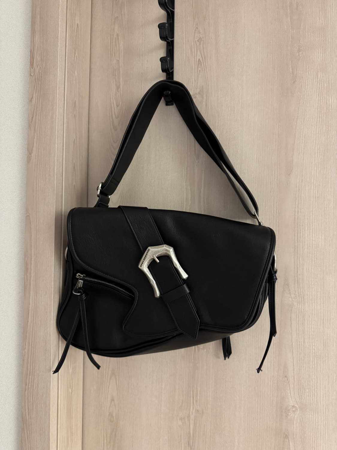 이우가마카라스 크로스백 상품이미지1