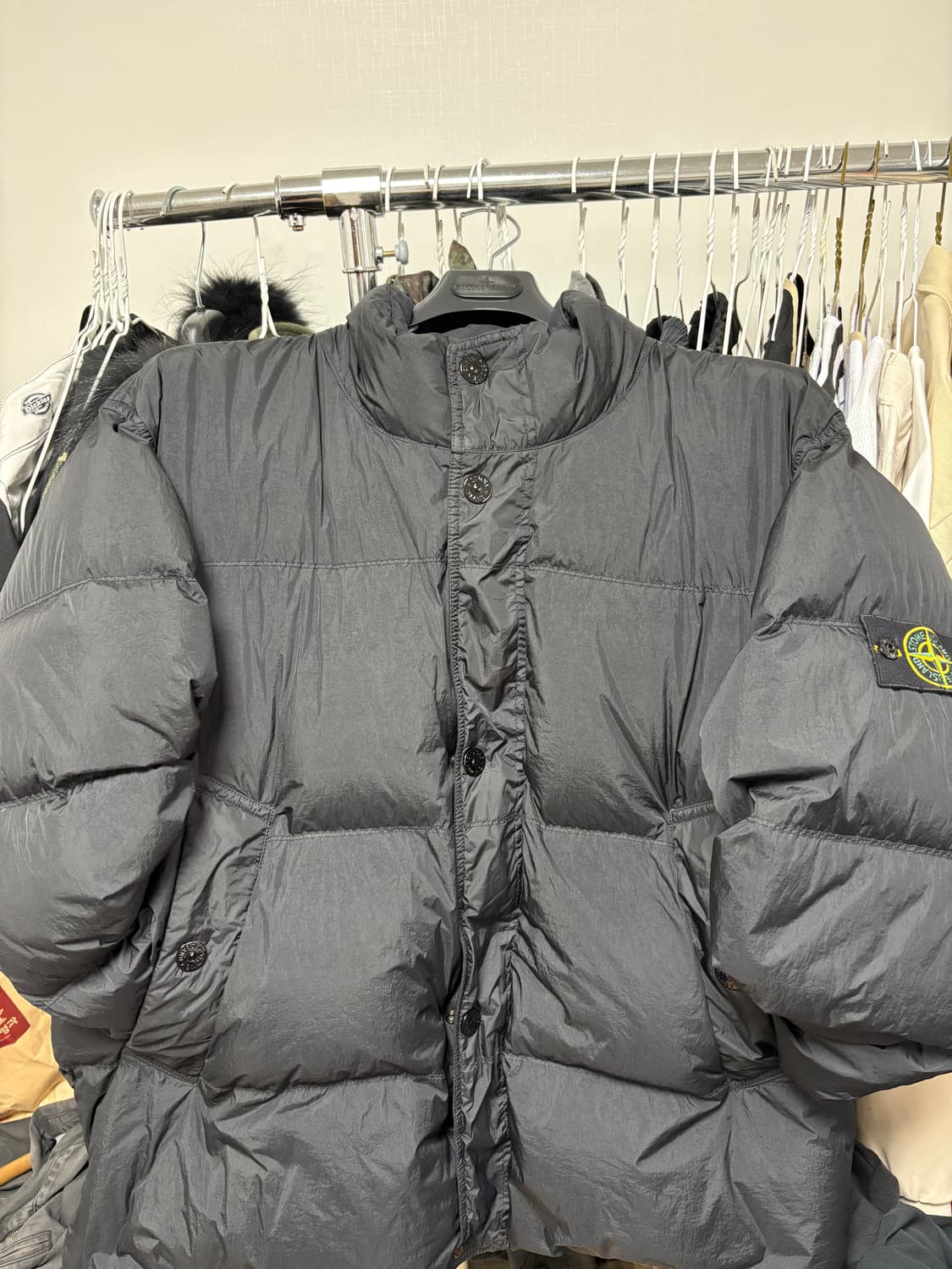 스톤 아일랜드 크링클랩스 다운 자켓 블랙 - 25FW XXL사이즈 판매 상품이미지2