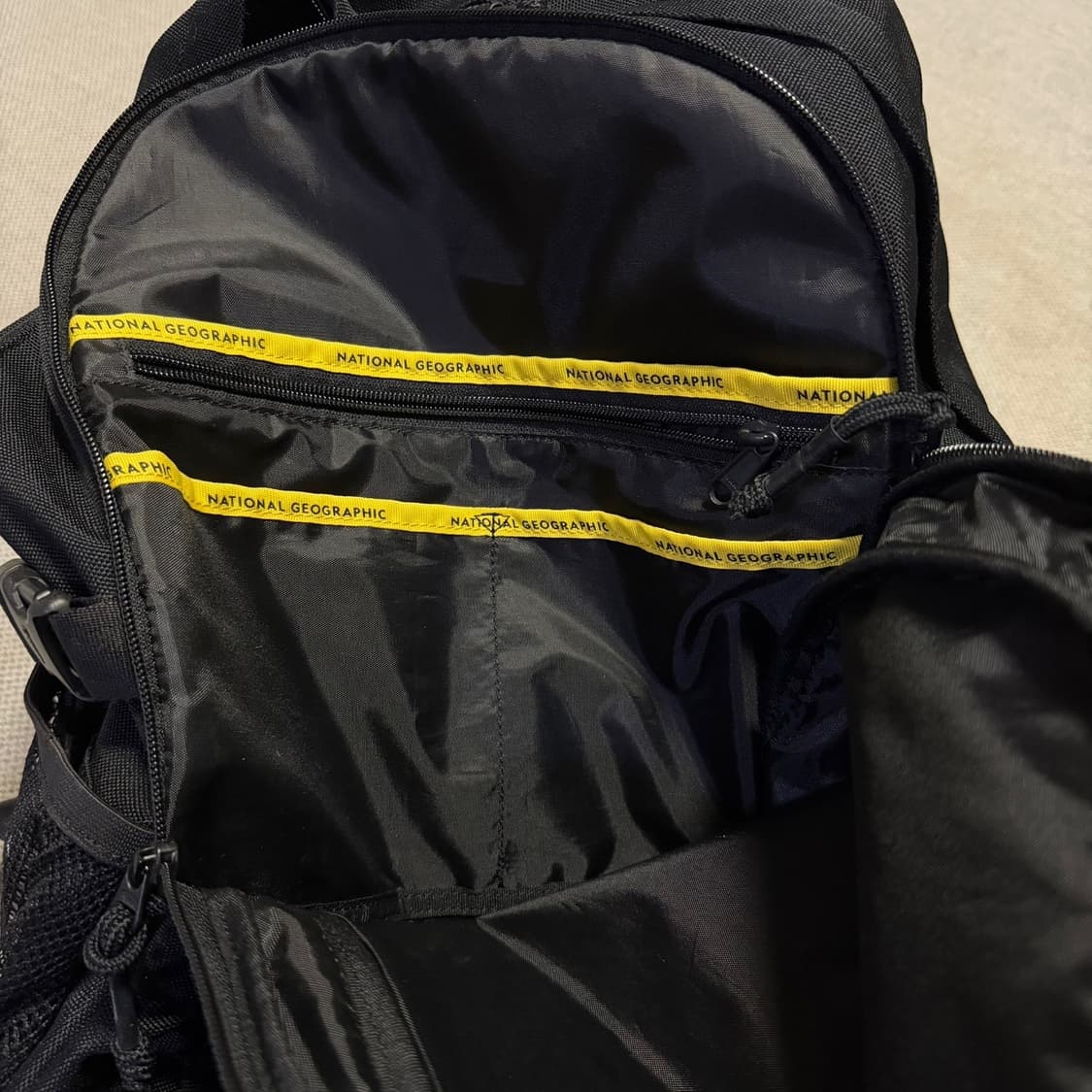 내셔널지오그래픽 빅로고 베이직 백팩 상품이미지3