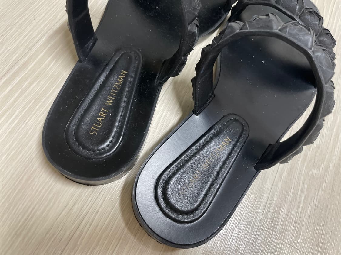 STUART WEITZMAN 블랙 샌들 상품이미지7