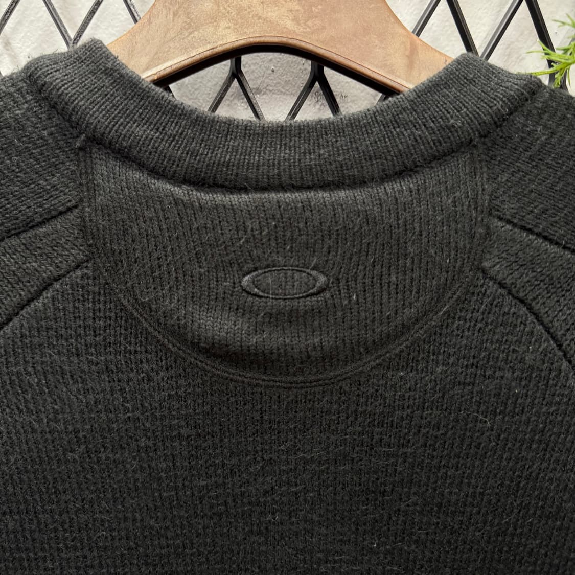 오클리 울니트 와플 텍스처 레글런 크루넥 포인트 블랙 상품이미지7