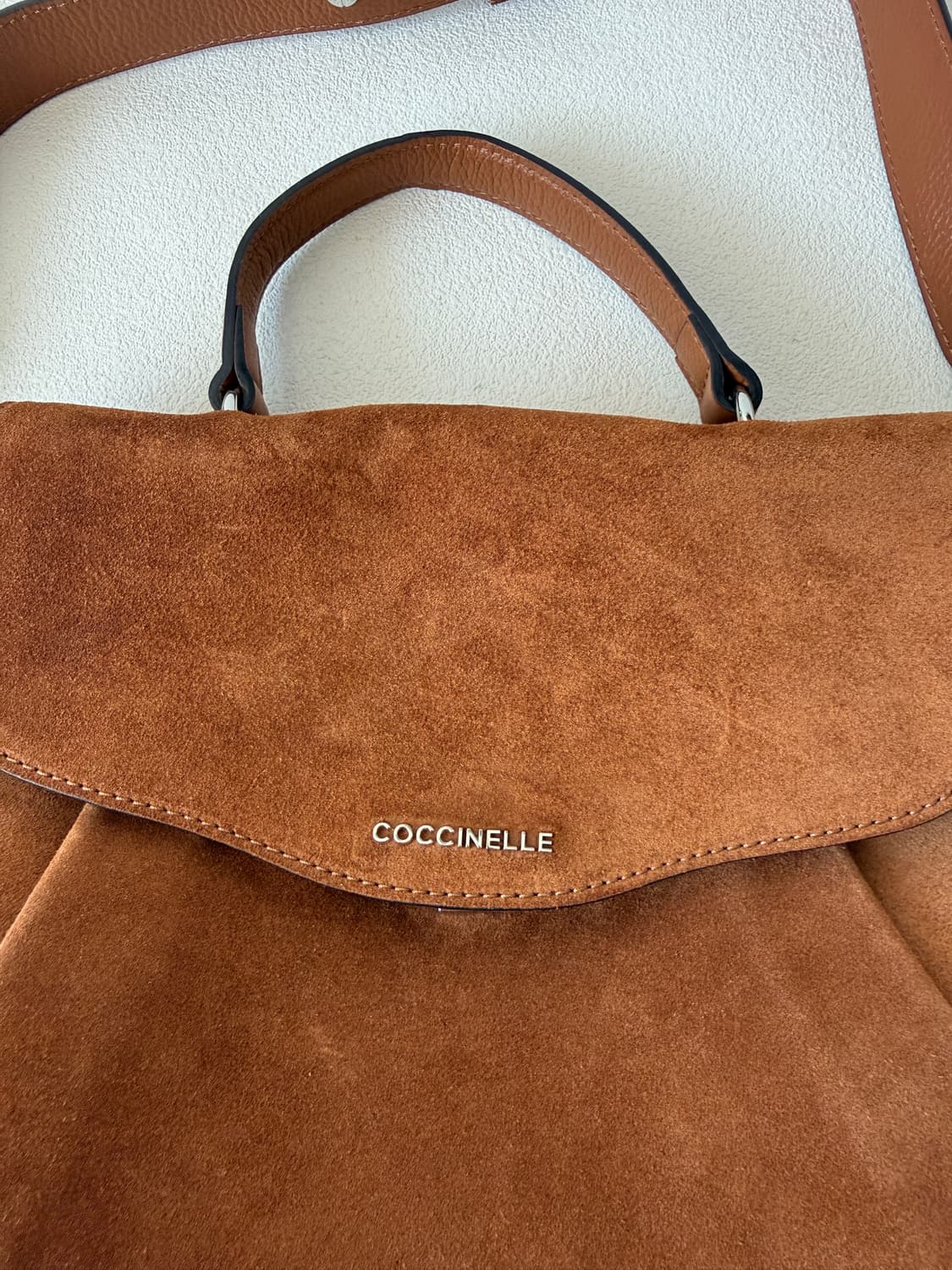 코치넬리(COCCINELLE) 스웨이드&레더 토트백(크로스 가능) 상품이미지3