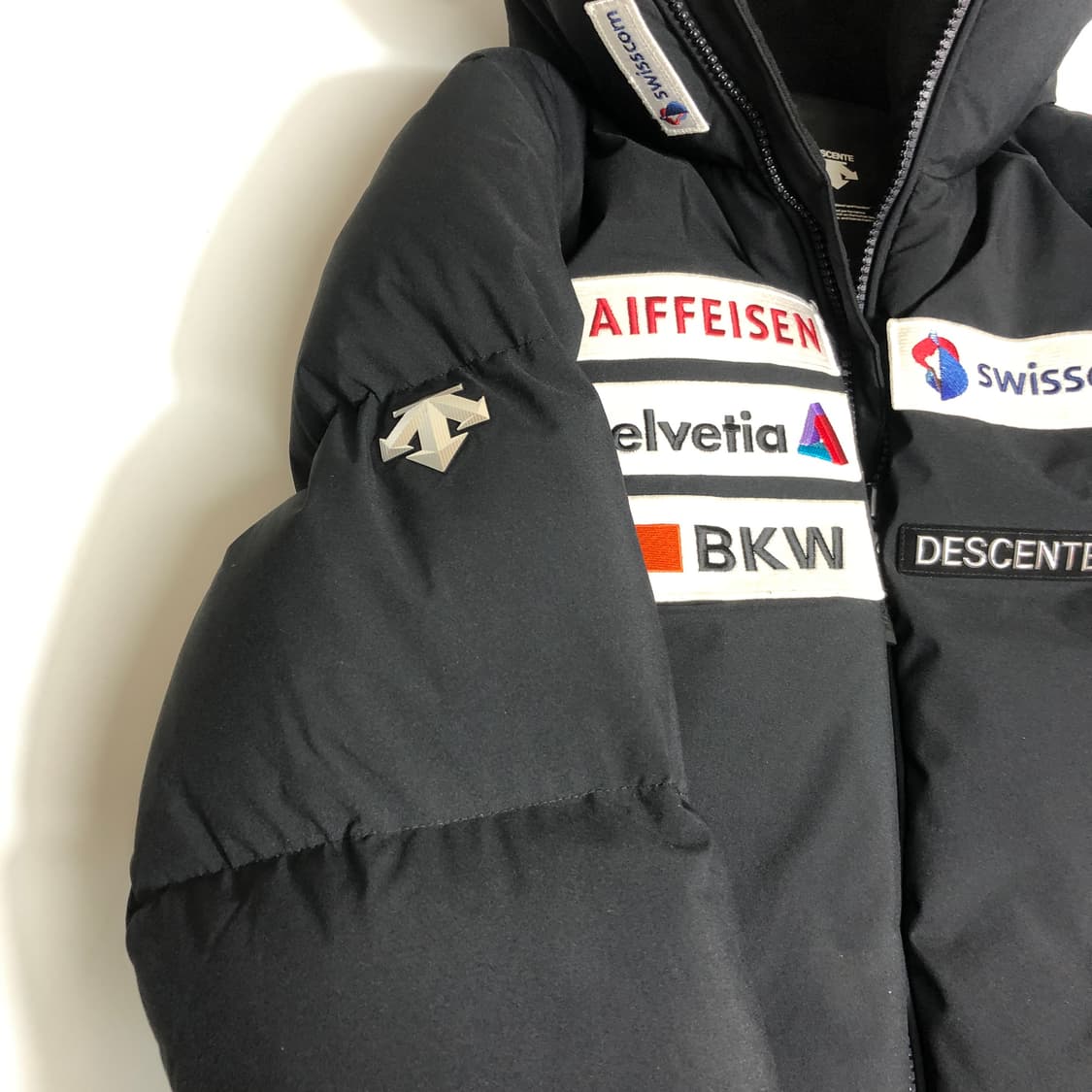 데상트 스위스 아우디 패딩 M 상품이미지5