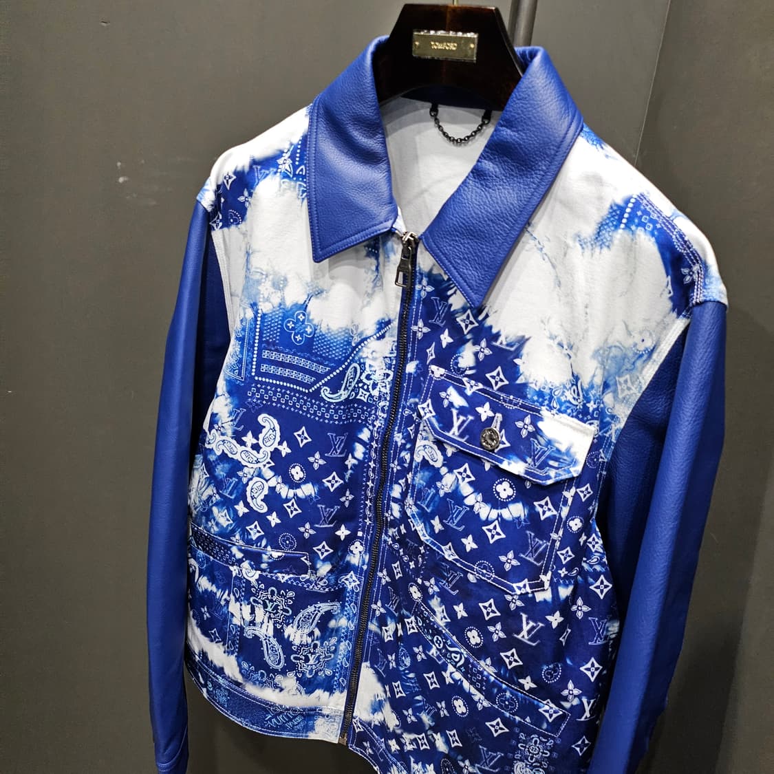 루이비통 모노그램 반다나 타이다이 한정 가죽자켓 상품이미지3