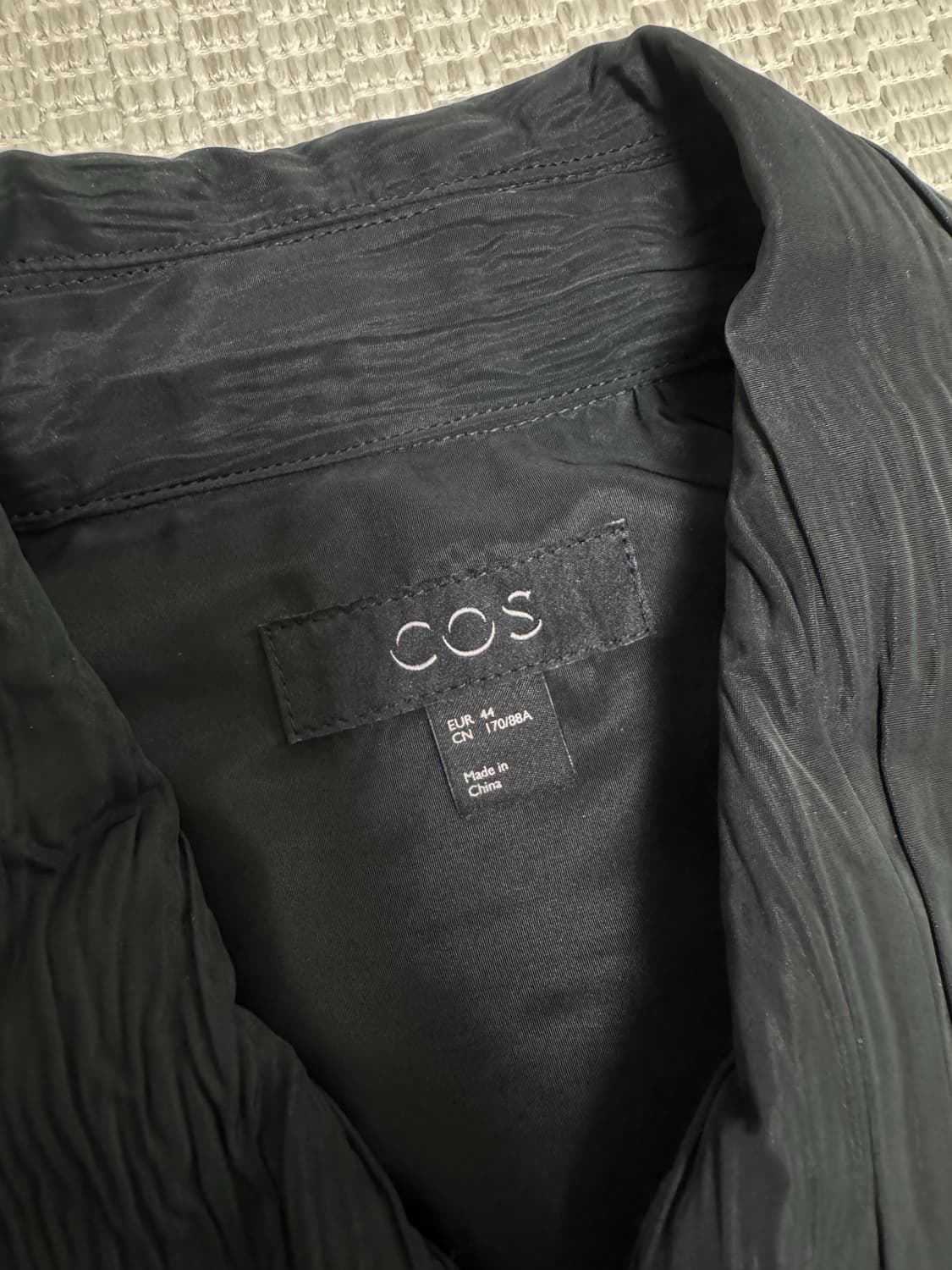 코스(cos) 플리츠 자켓 판매합니다. 상품이미지6
