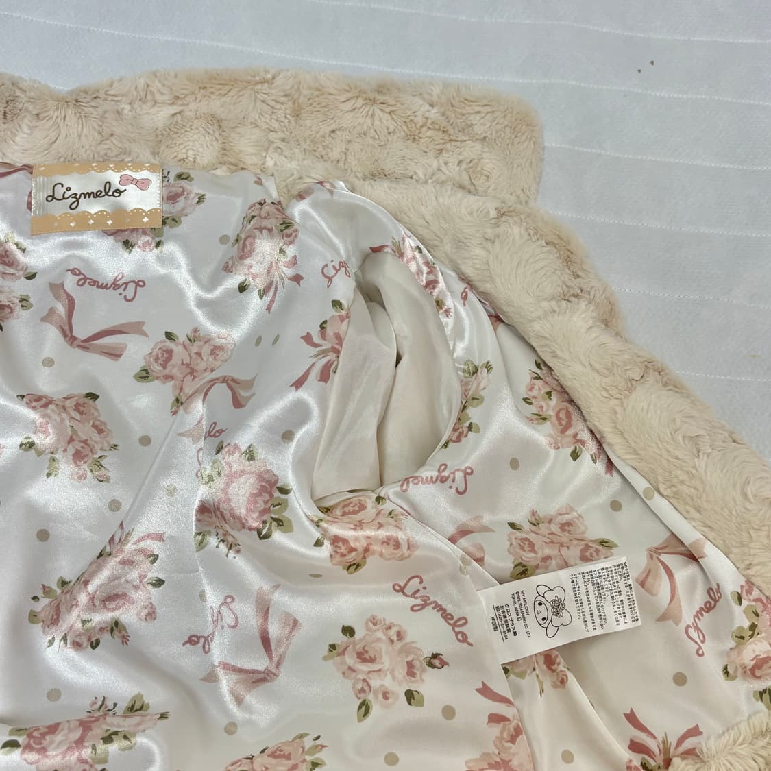 리즈리사 리즈멜로 로즈보아 퍼 자켓 상품이미지3