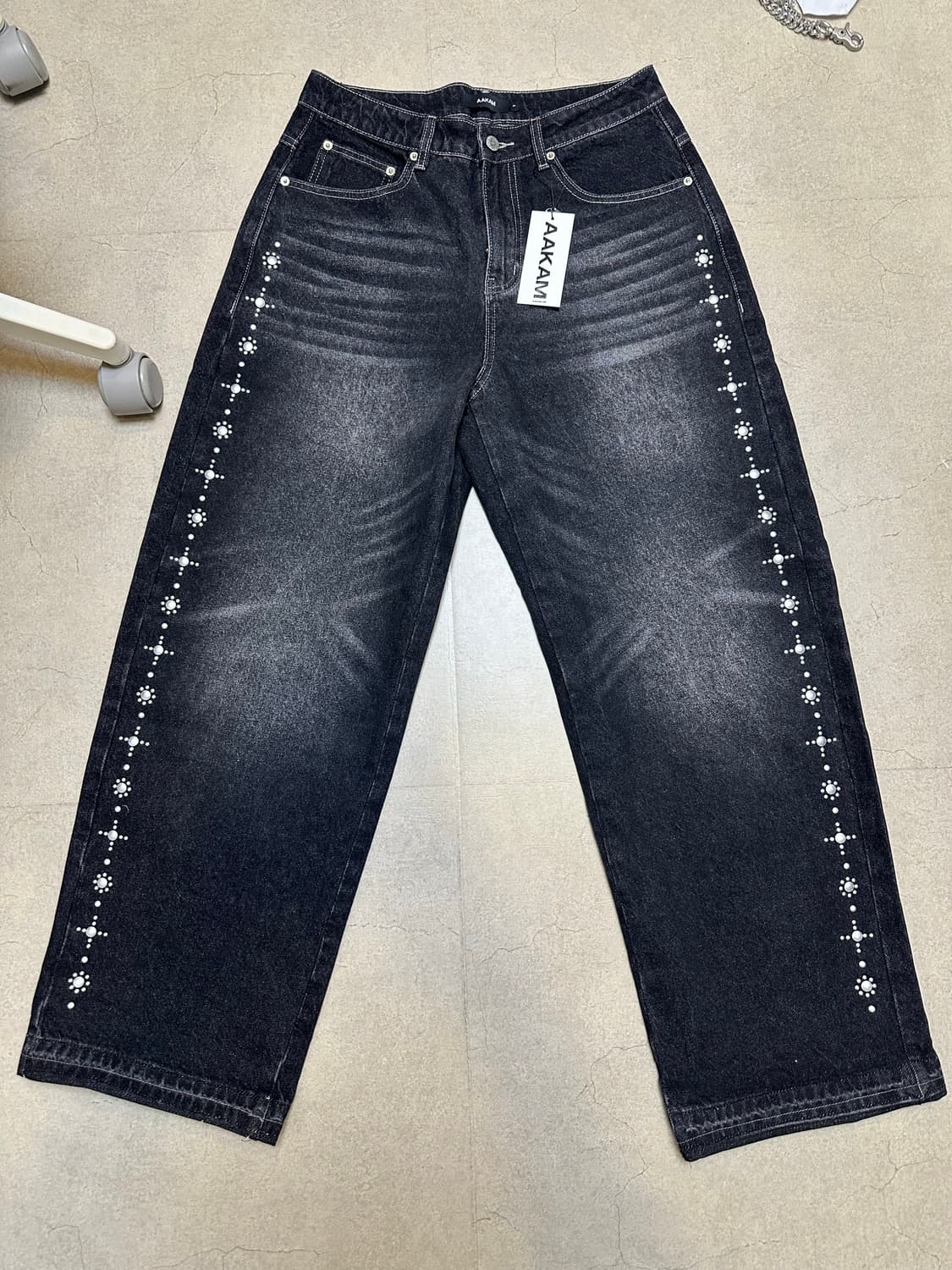 아캄 Side Rhinestone Denim Pants (Black) 상품이미지3