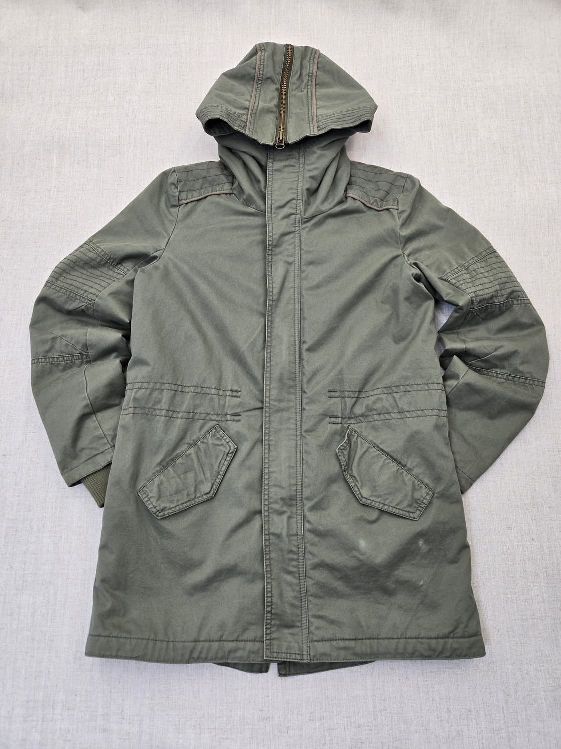 자딕앤 볼테르 카키색 후드 야상 점퍼 상품이미지1