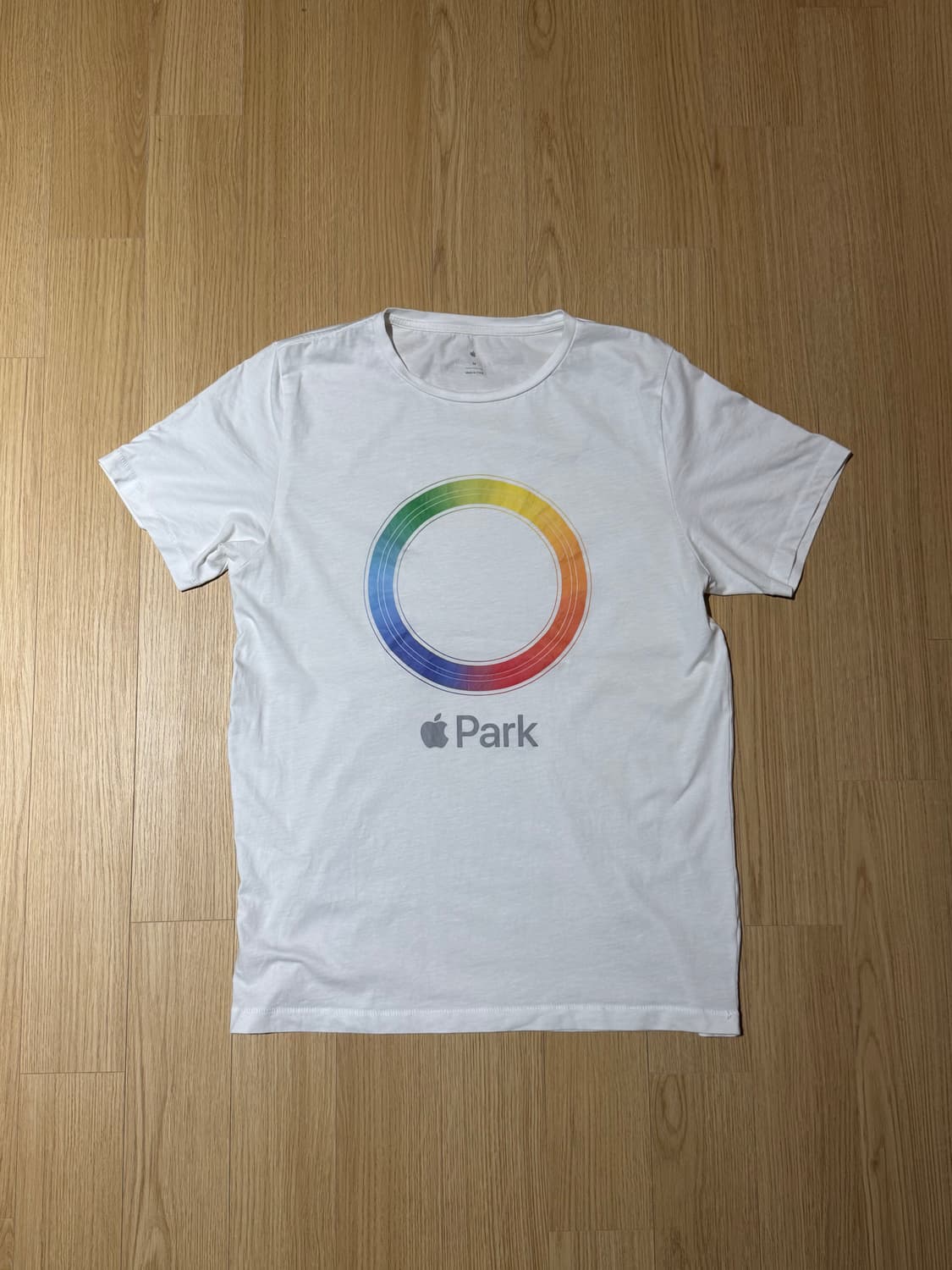 Apple 본사 (Apple park) 공식 티셔츠 상품이미지1