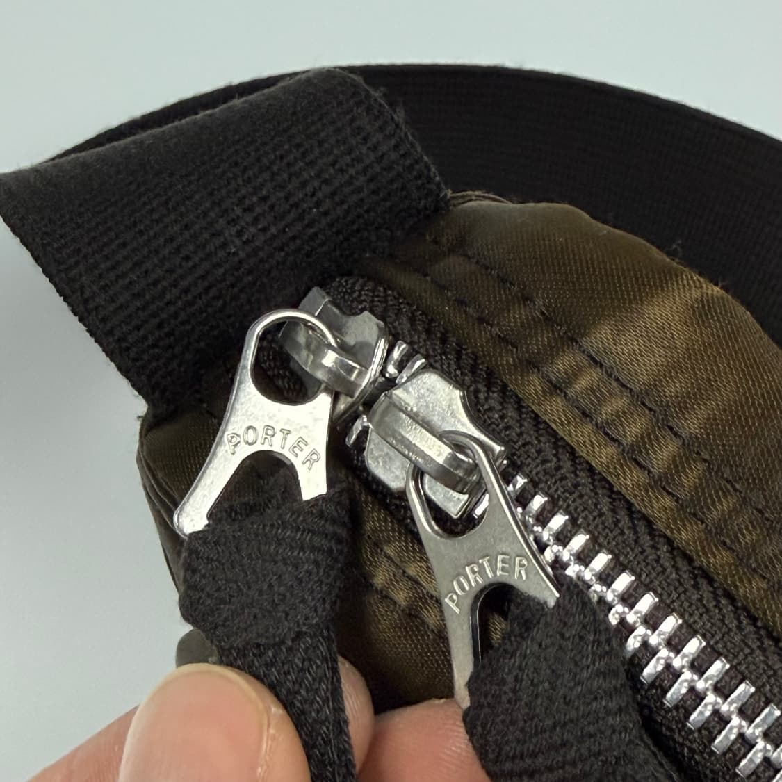 요시다포터 페이드 숄더백 다크브라운 상품이미지6