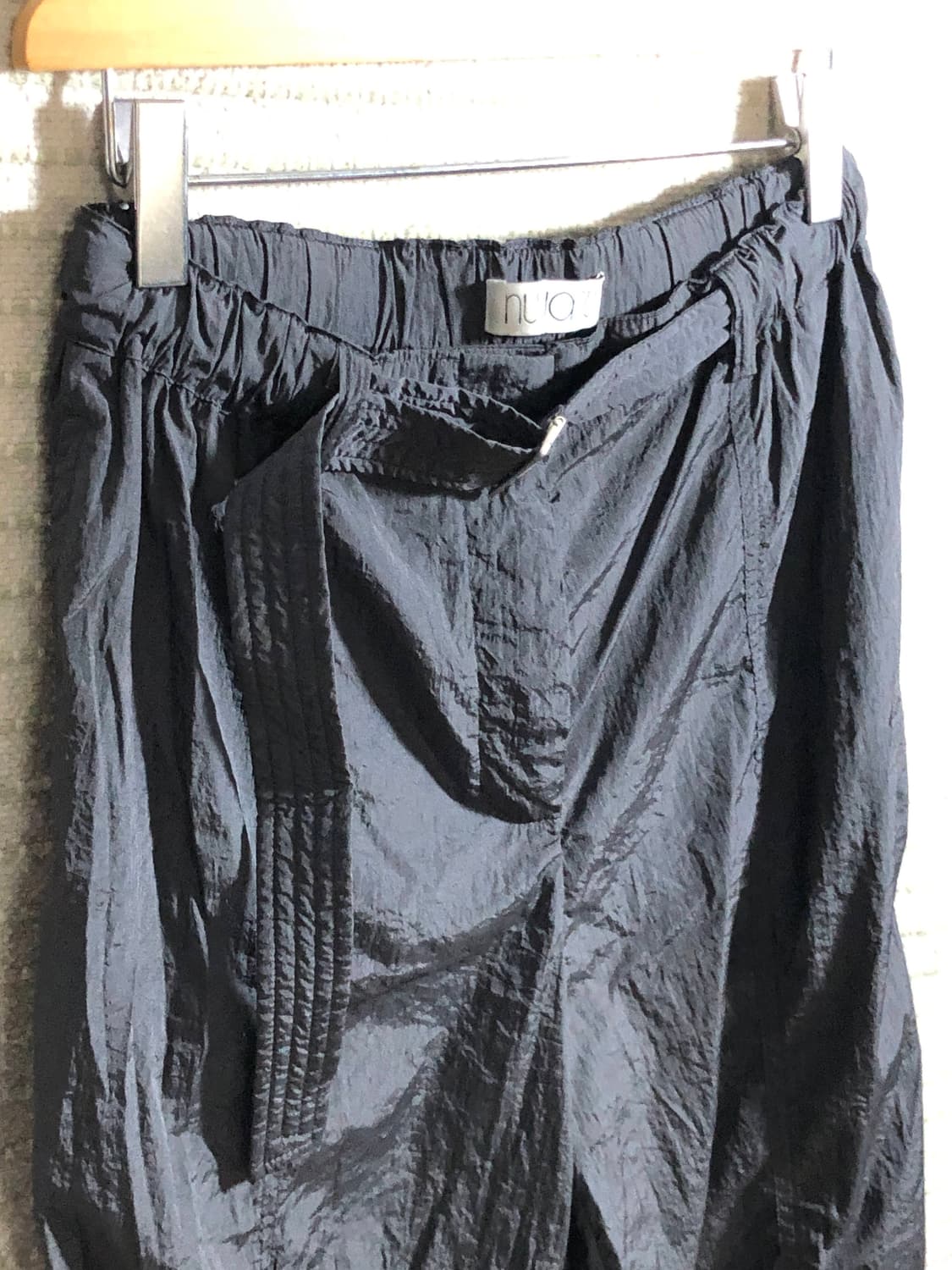 누아누 차콜 나일론 트레이닝 와이드 팬츠 상품이미지3