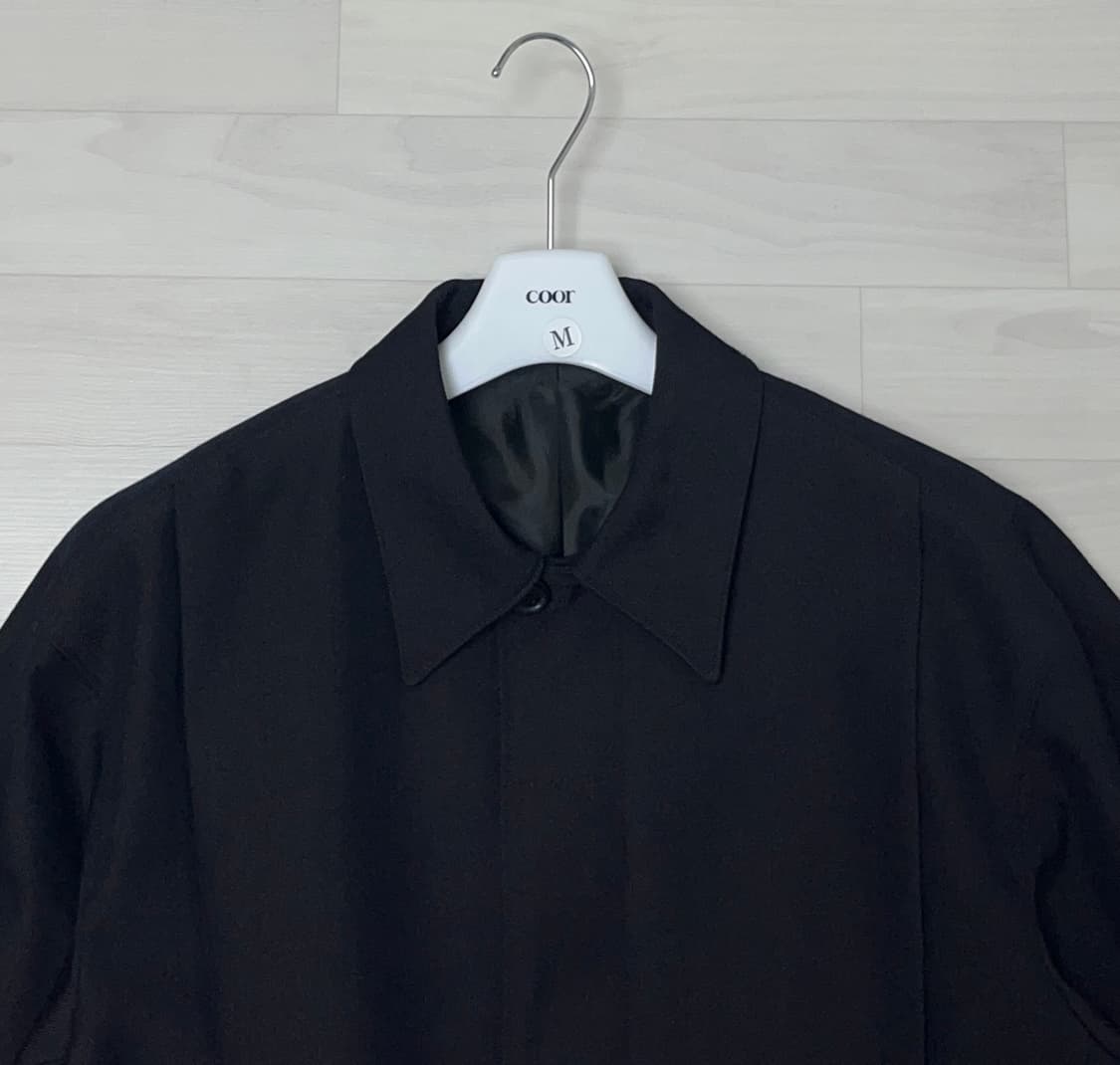 쿠어 플리츠드 울 트윌 크롭 자켓 블랙 상품이미지4