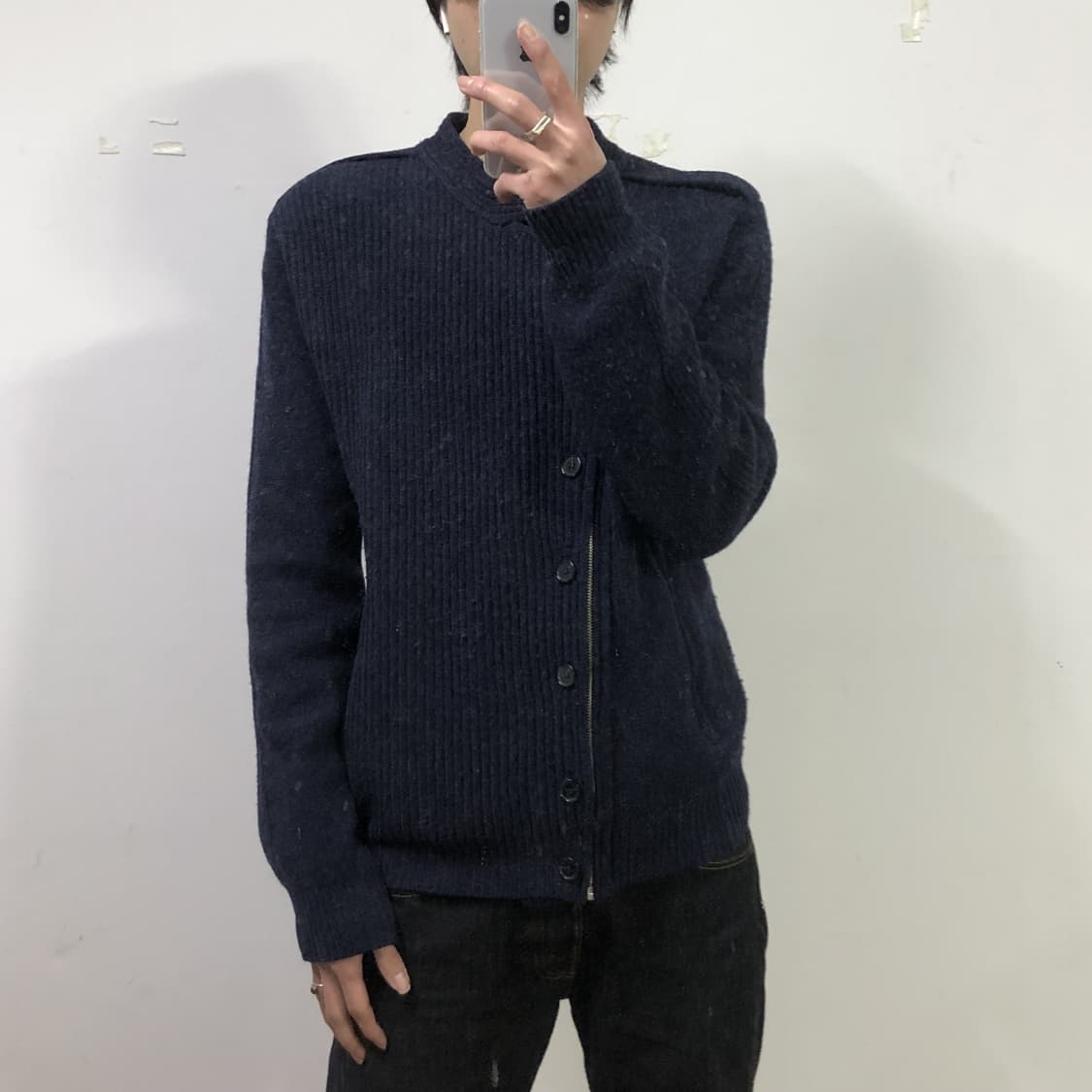 우영미 비대칭 니트 가디건  상품이미지3
