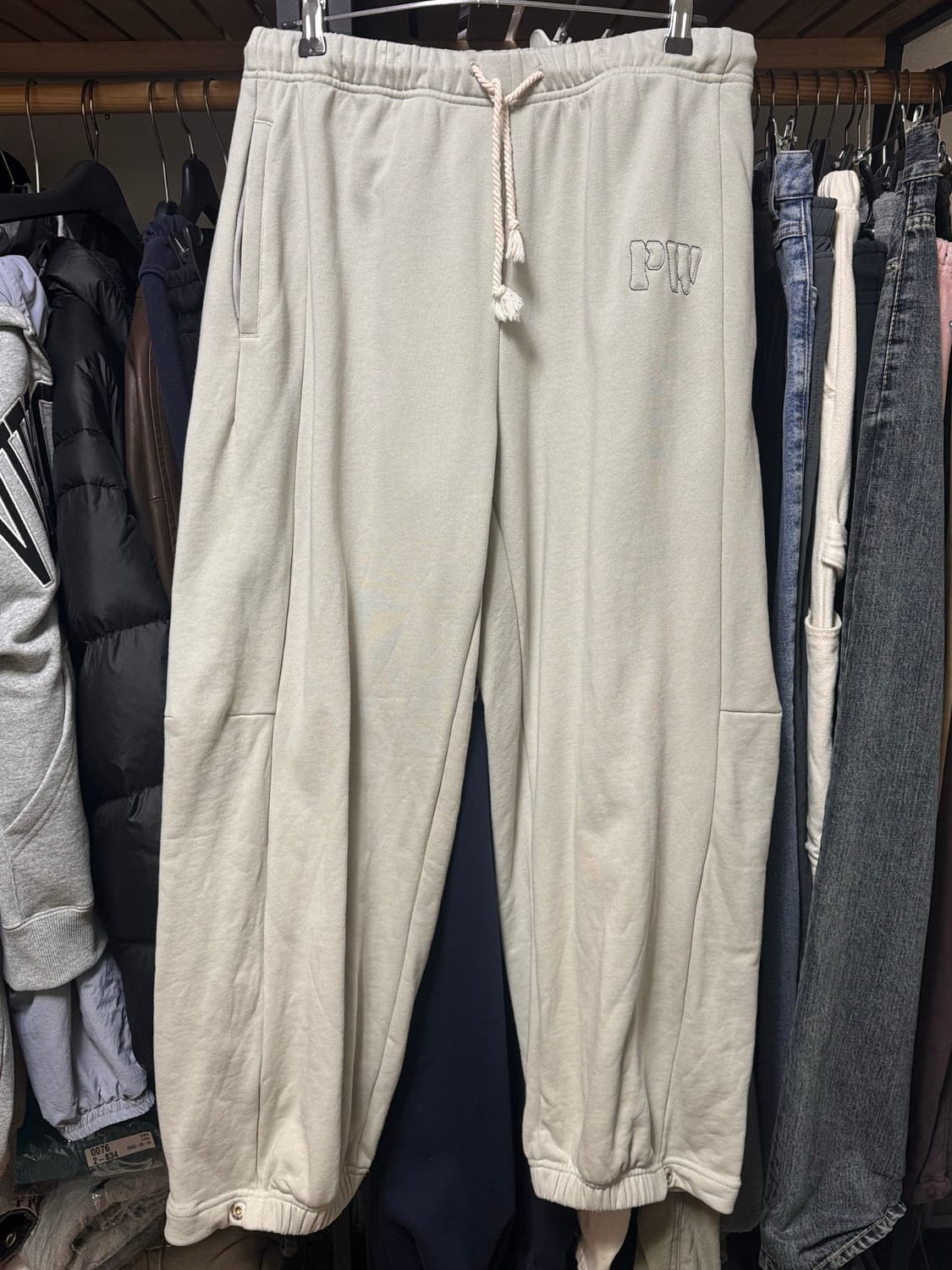 76 아플리케 라운딩 스웻팬츠_민트그레이 상품이미지3