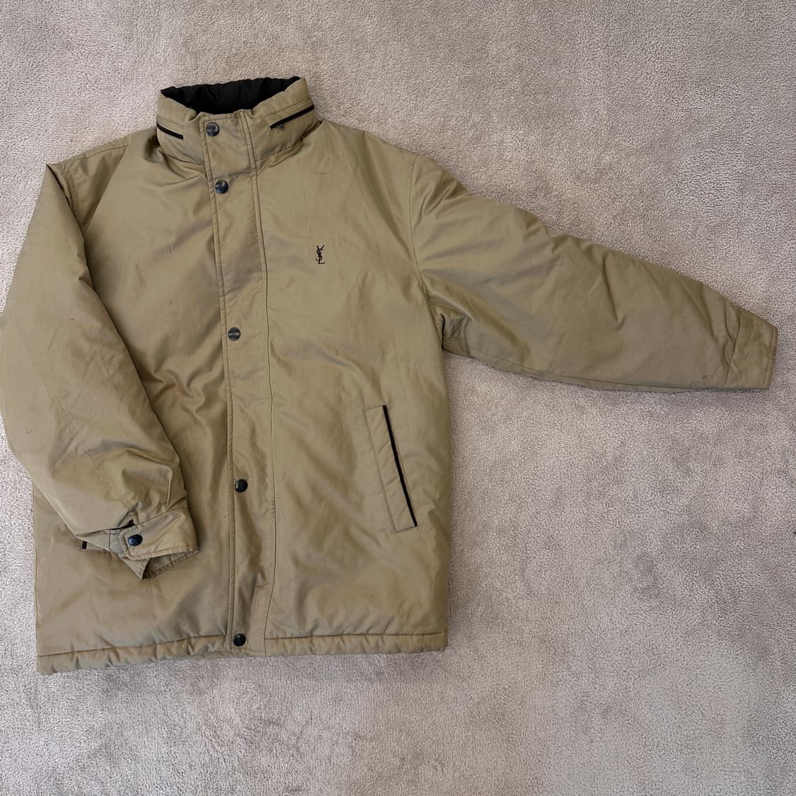 입생로랑 스몰 로고 다운 패딩 상품이미지4