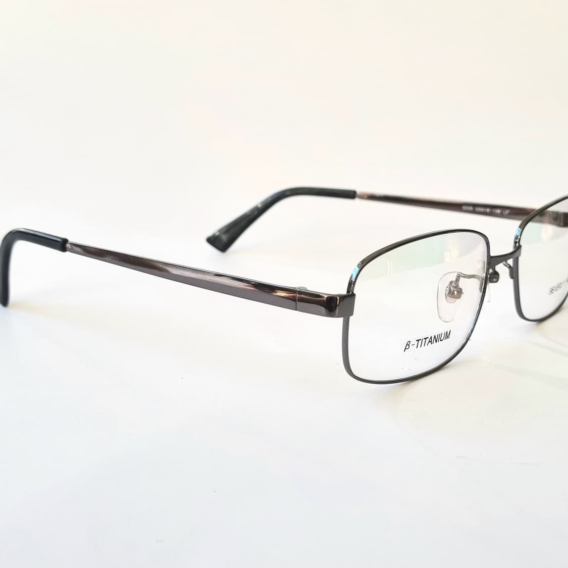데드스탁 Beverly Hills 프리미엄 베타 티타늄 안경테 상품이미지6