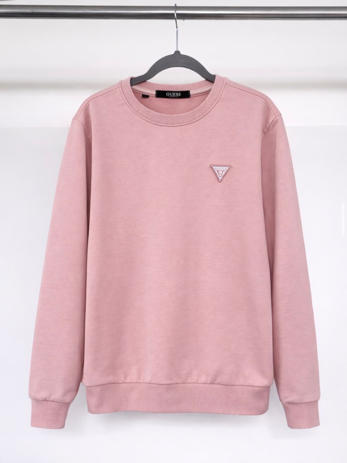 GUESS 핑크 맨투맨  상품이미지1