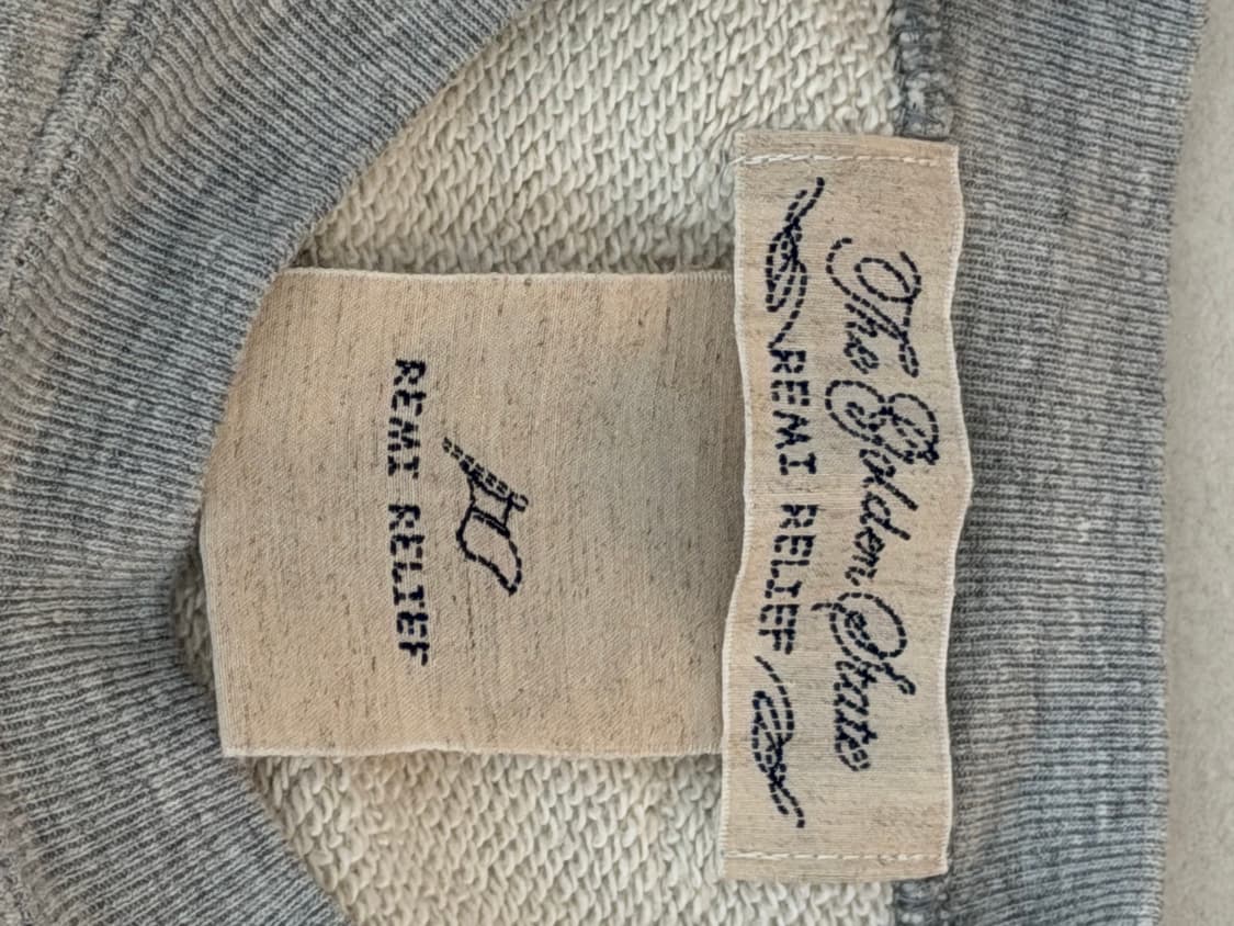 레미릴리프 맨투맨 L 사이즈  상태 9.9/10  사진찍고 절대안입습니다 상품이미지2