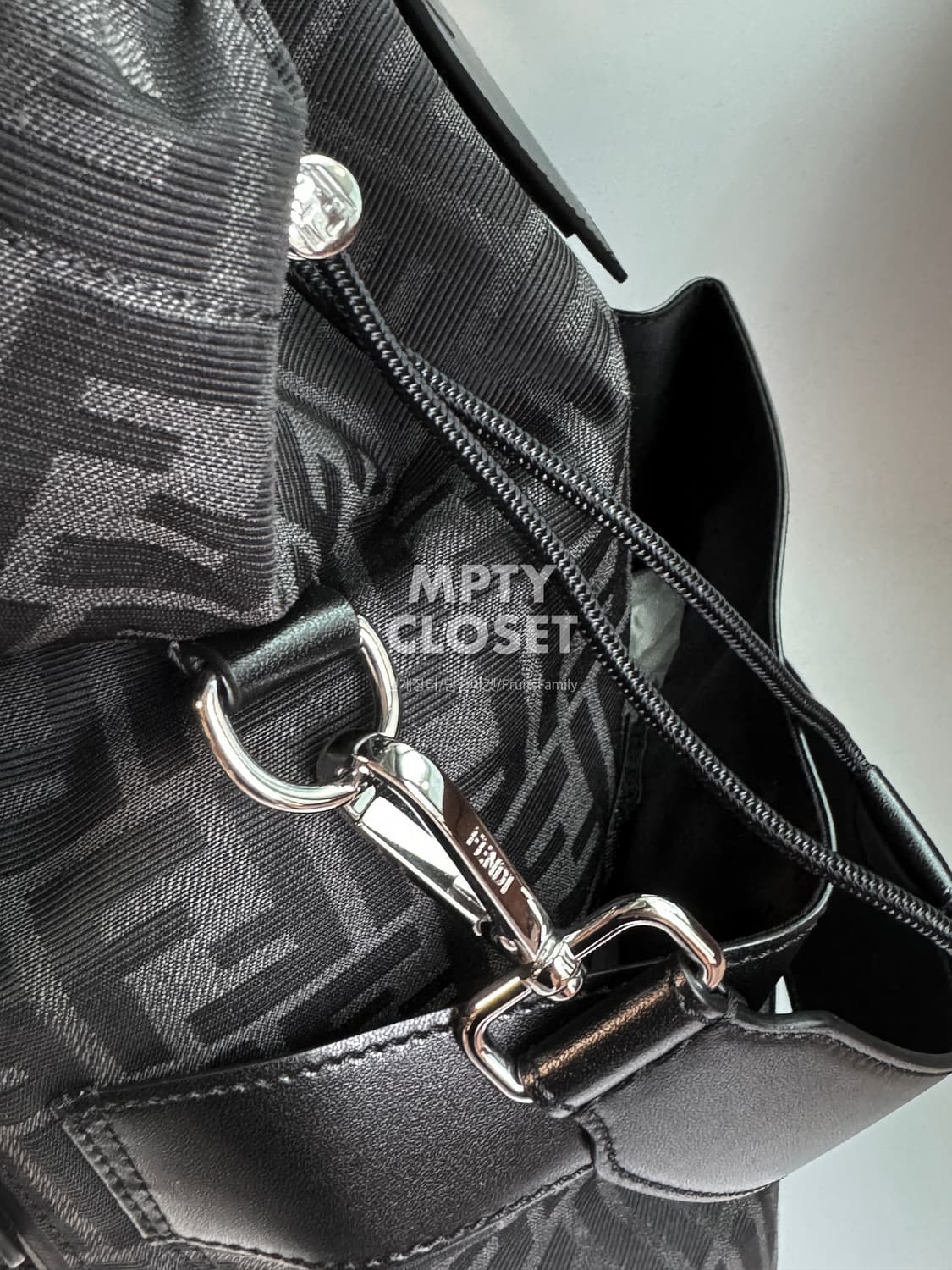 펜디 모노그램 자카드 스트라이크 백팩 라지 7VZ056 상품이미지4