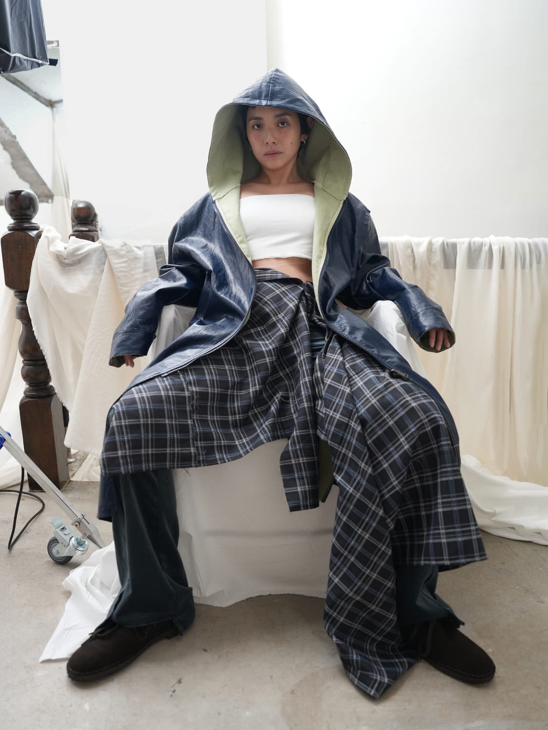 0tape GLOSS INDIGO HOODED LONG COAT 상품이미지2