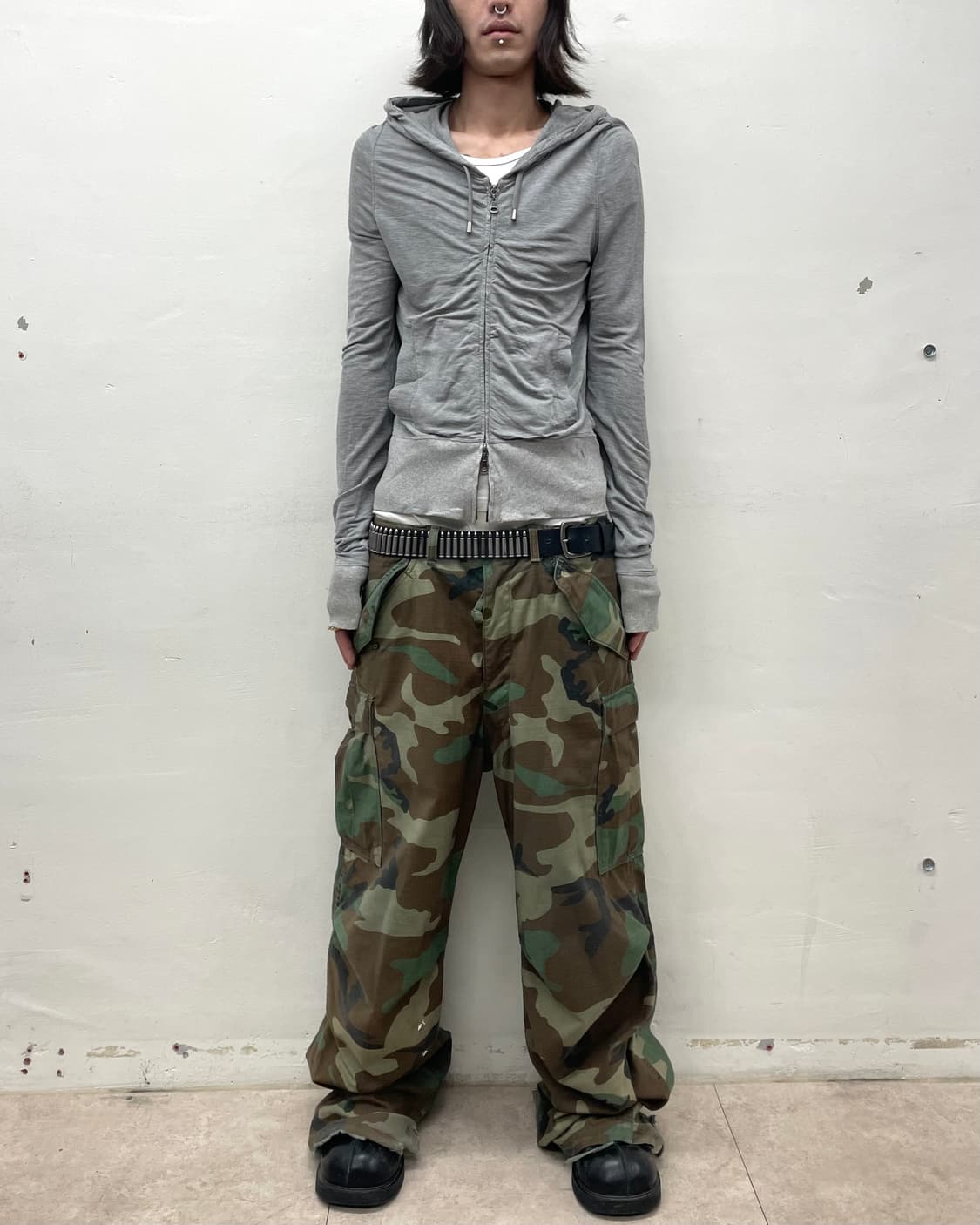 Shirring Long-Sleeved Gray Hooded Zip-Up 상품이미지7