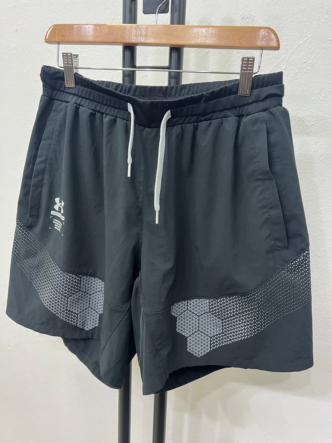 정품) 언더아머 반바지 XL 상품이미지3