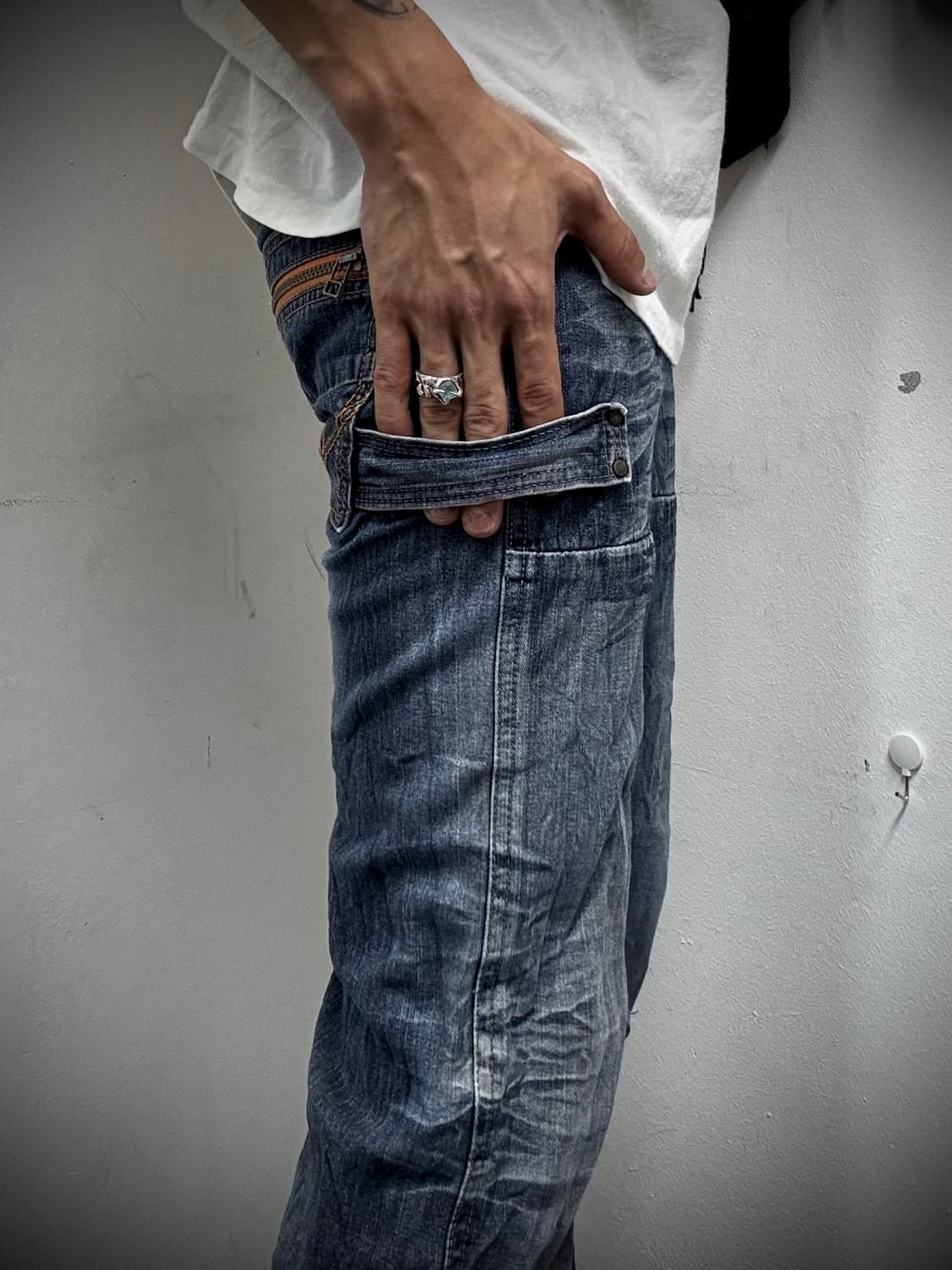“EDWIN” Y2K Crack Washed pocket Detail P 상품이미지10