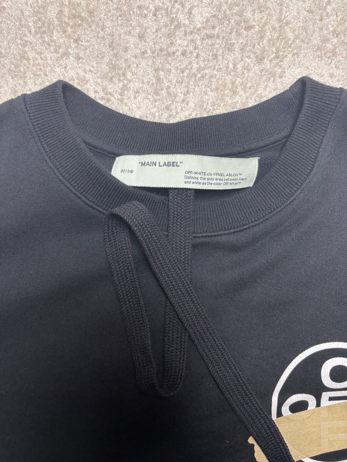 XL 오프화이트 테이프 애로우 맨투맨 OMBA025R20E30002 상품이미지2