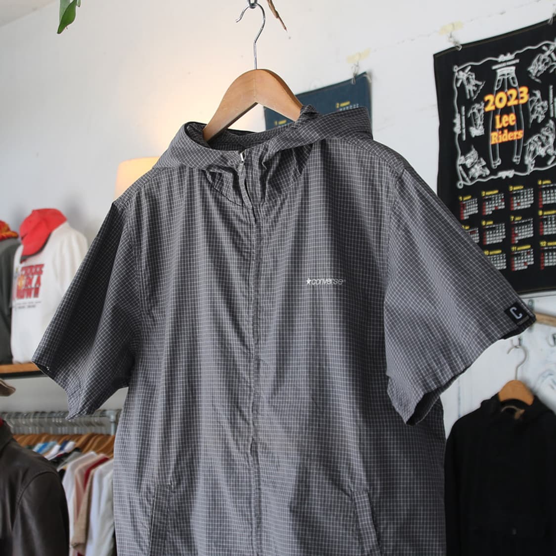 (착용컷) 컨버스 체크 반팔 후드 집업 자켓 (남성용 100) 상품이미지1